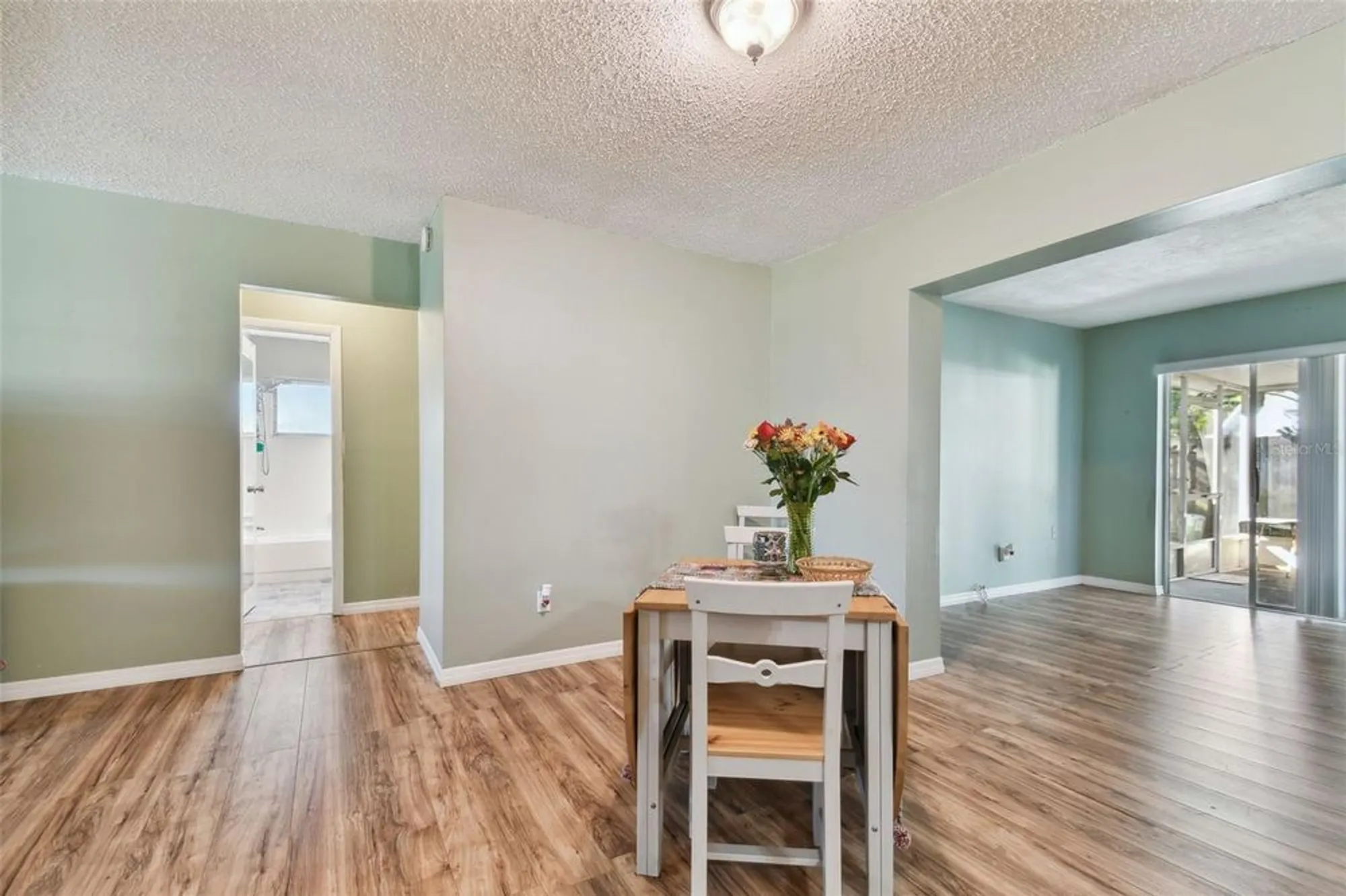 Property Slideshow image 12 of 82 | 918 windward way, Palm Harbor, FL, 34685