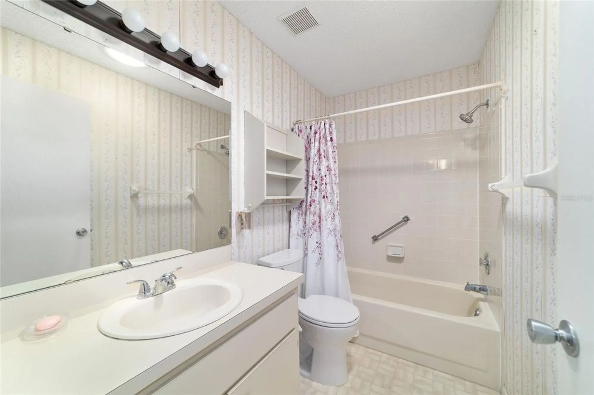 Property Slideshow image 39 of 51 | 8530 sw 90th st c, Ocala, FL, 34481