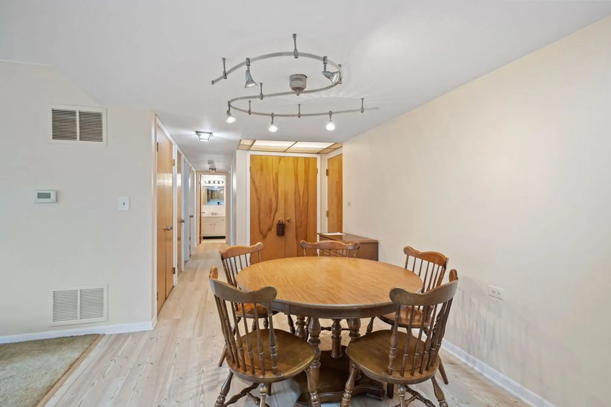 Property Slideshow image 2 of 29 | 5540 walnut ave 11b, Downers Grove, IL, 60515