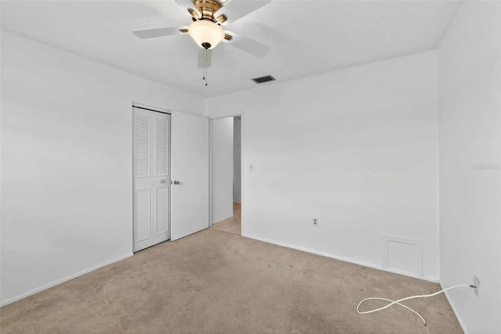 Property Slideshow image 16 of 27 | 2560 golf course dr 507, Sarasota, FL, 34234