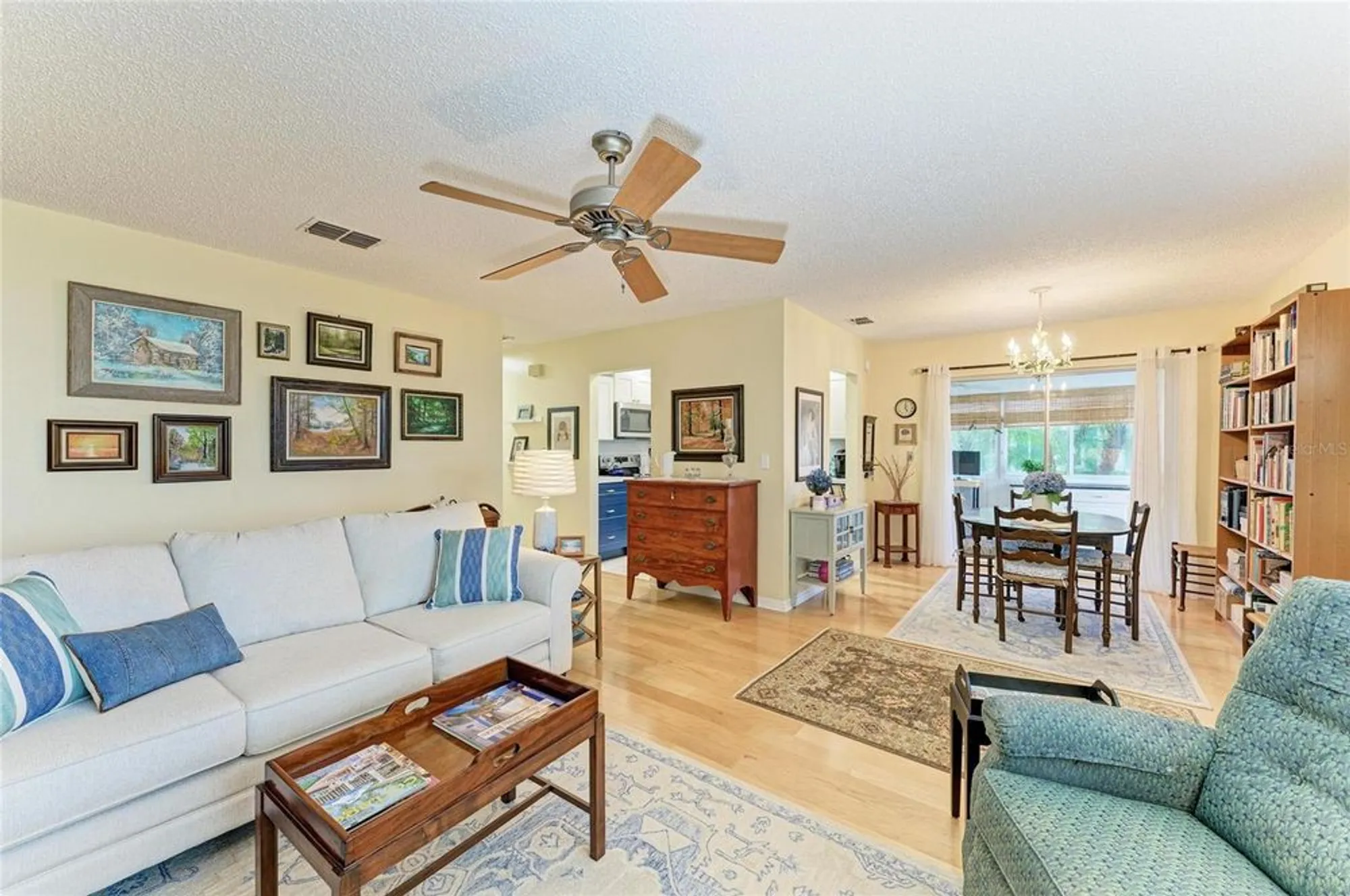 Property Slideshow image 9 of 46 | 1906 canterbury ln 16, Sun City Center, FL, 33573