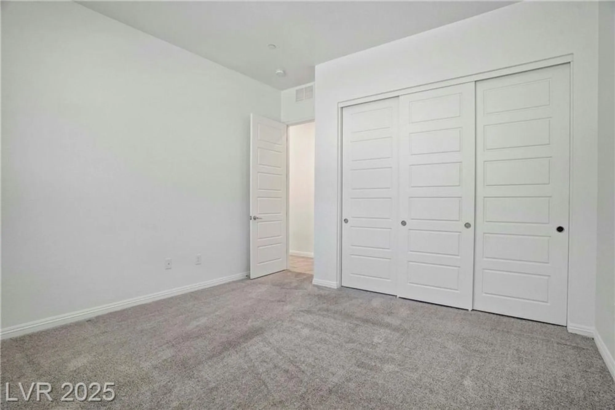 Property Slideshow image 22 of 35 | 933 mayfield manor ln, Las Vegas, NV, 89138