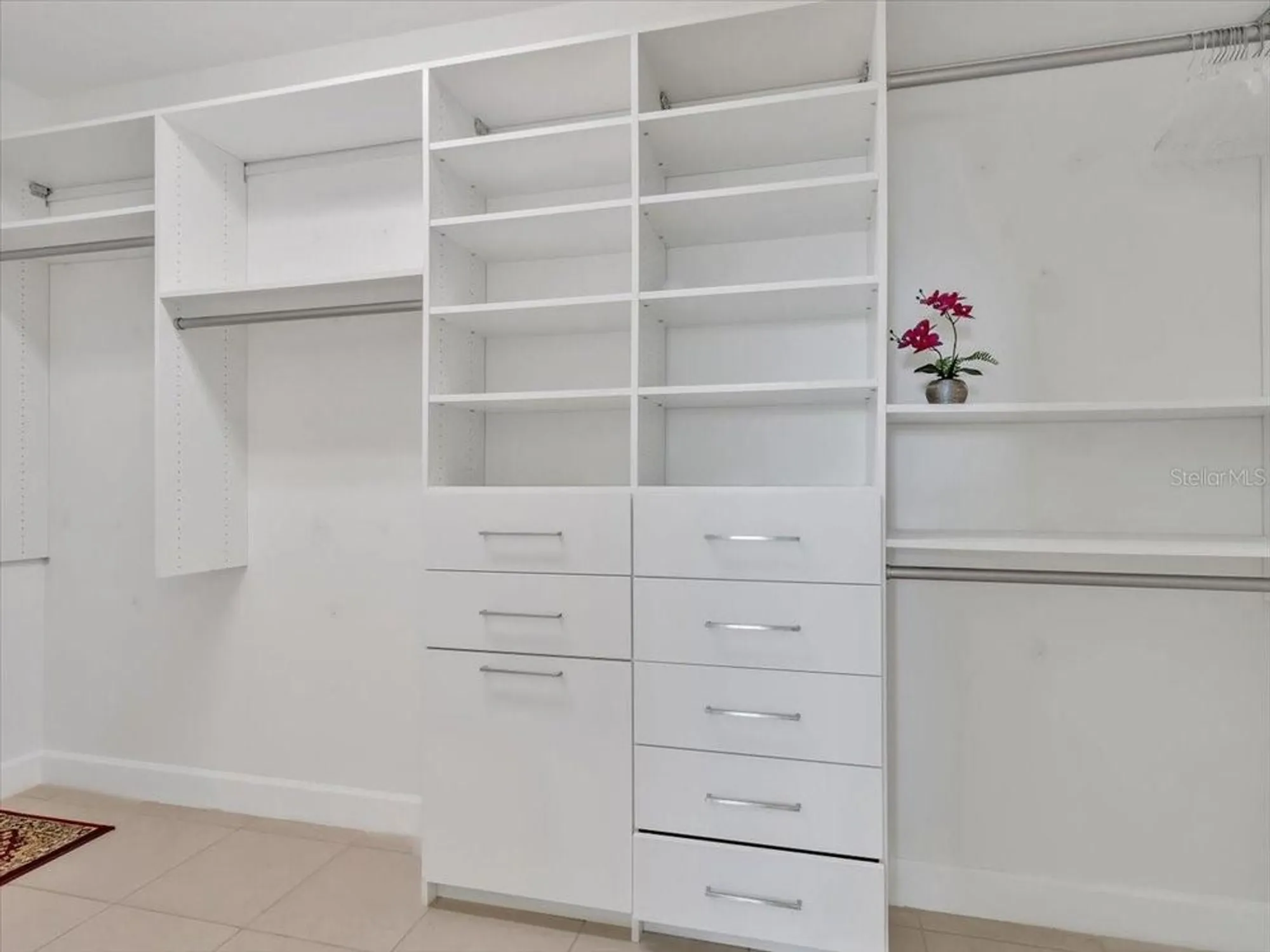 Property Slideshow image 31 of 52 | 635 chipper dr, Sun City Center, FL, 33573