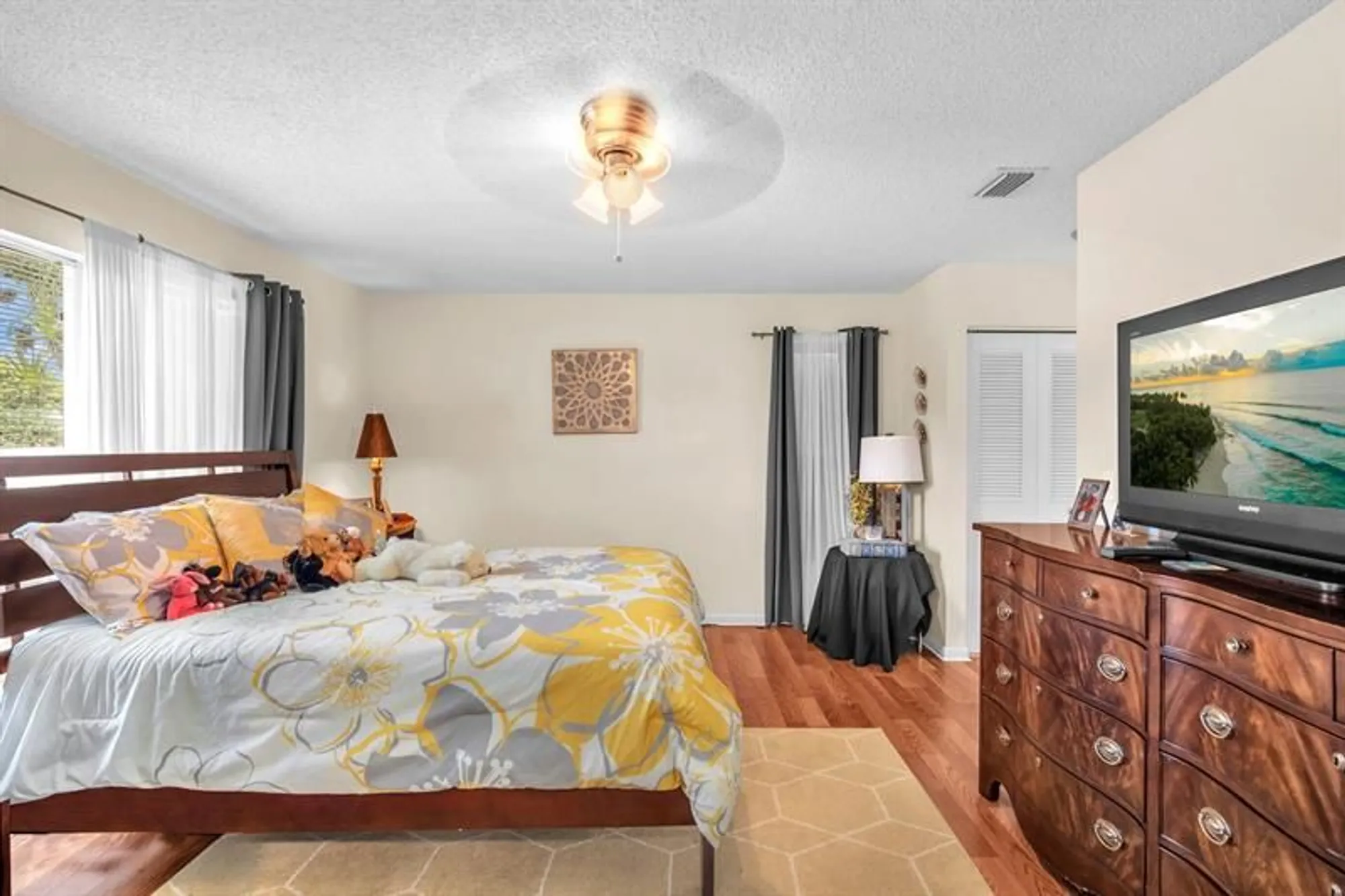 Property Slideshow image 27 of 36 | 6104 rainbow cir, Greenacres, FL, 33463