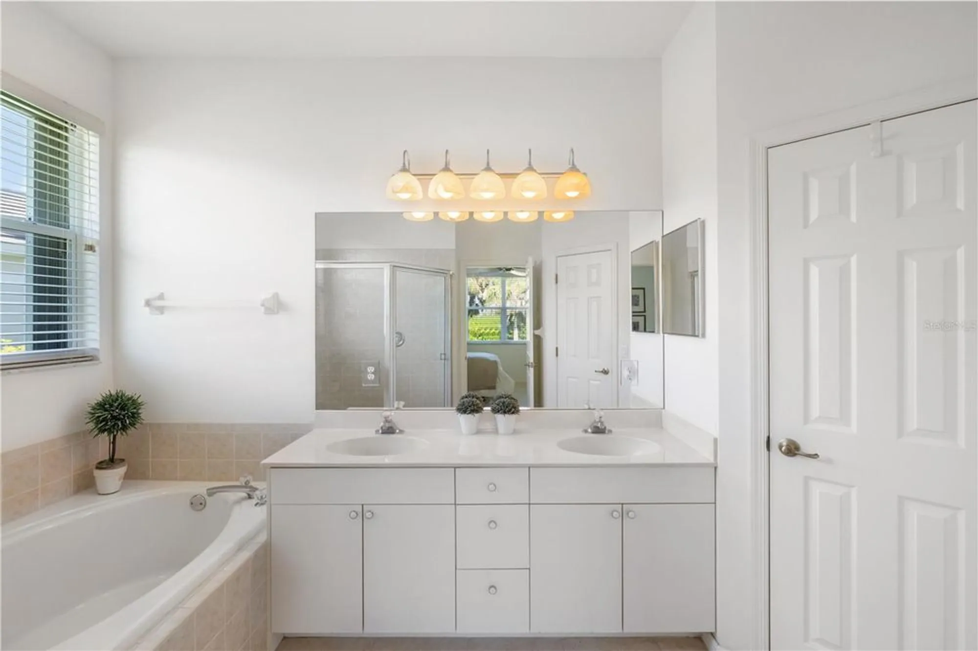 Property Slideshow image 23 of 56 | 3303 osprey ln, Port Charlotte, FL, 33953