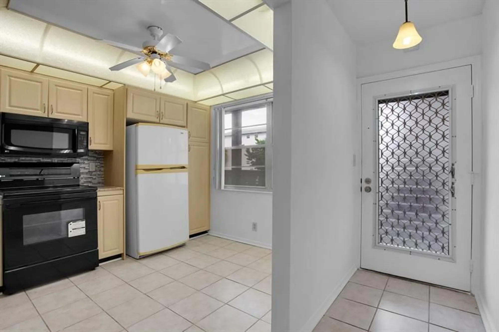 Property Slideshow image 3 of 31 | 2006 granada dr n2, Coconut Creek, FL, 33066