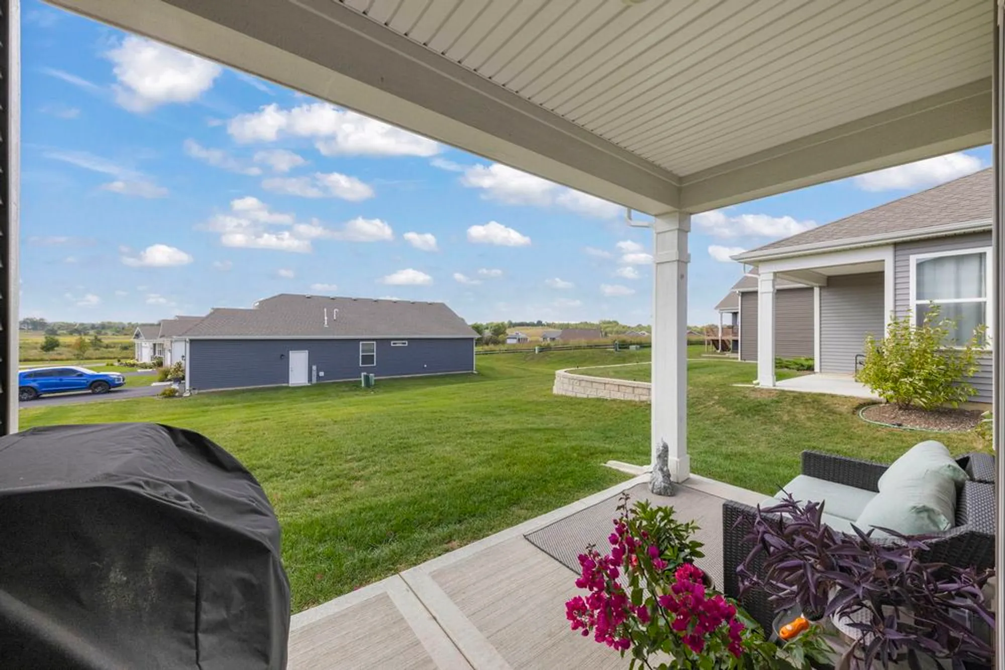 Property Slideshow image 22 of 25 | 1 savannah ct, Algonquin, IL, 60102