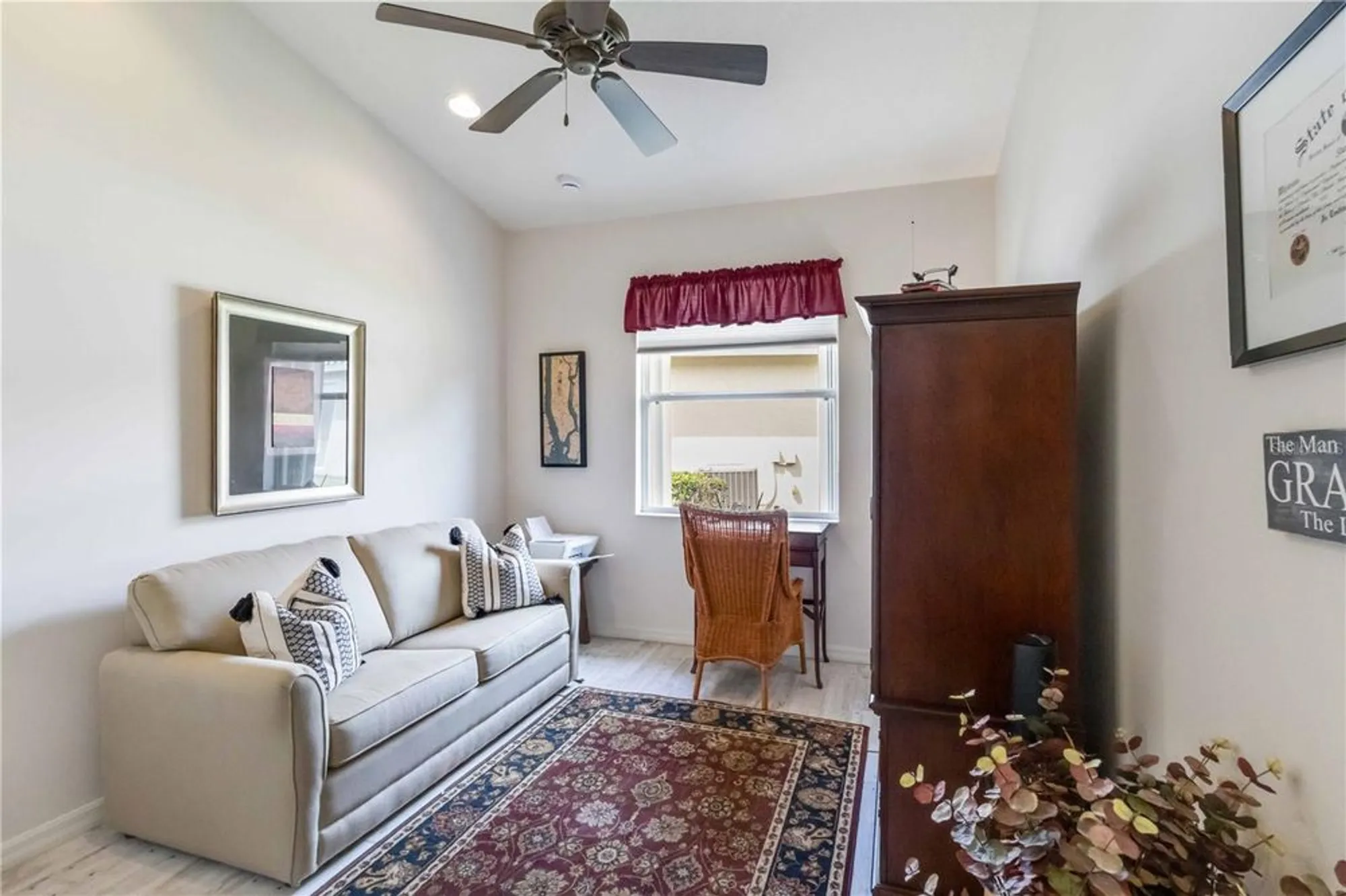 Property Slideshow image 13 of 31 | 4211 64th dr e unit e, Sarasota, FL, 34243