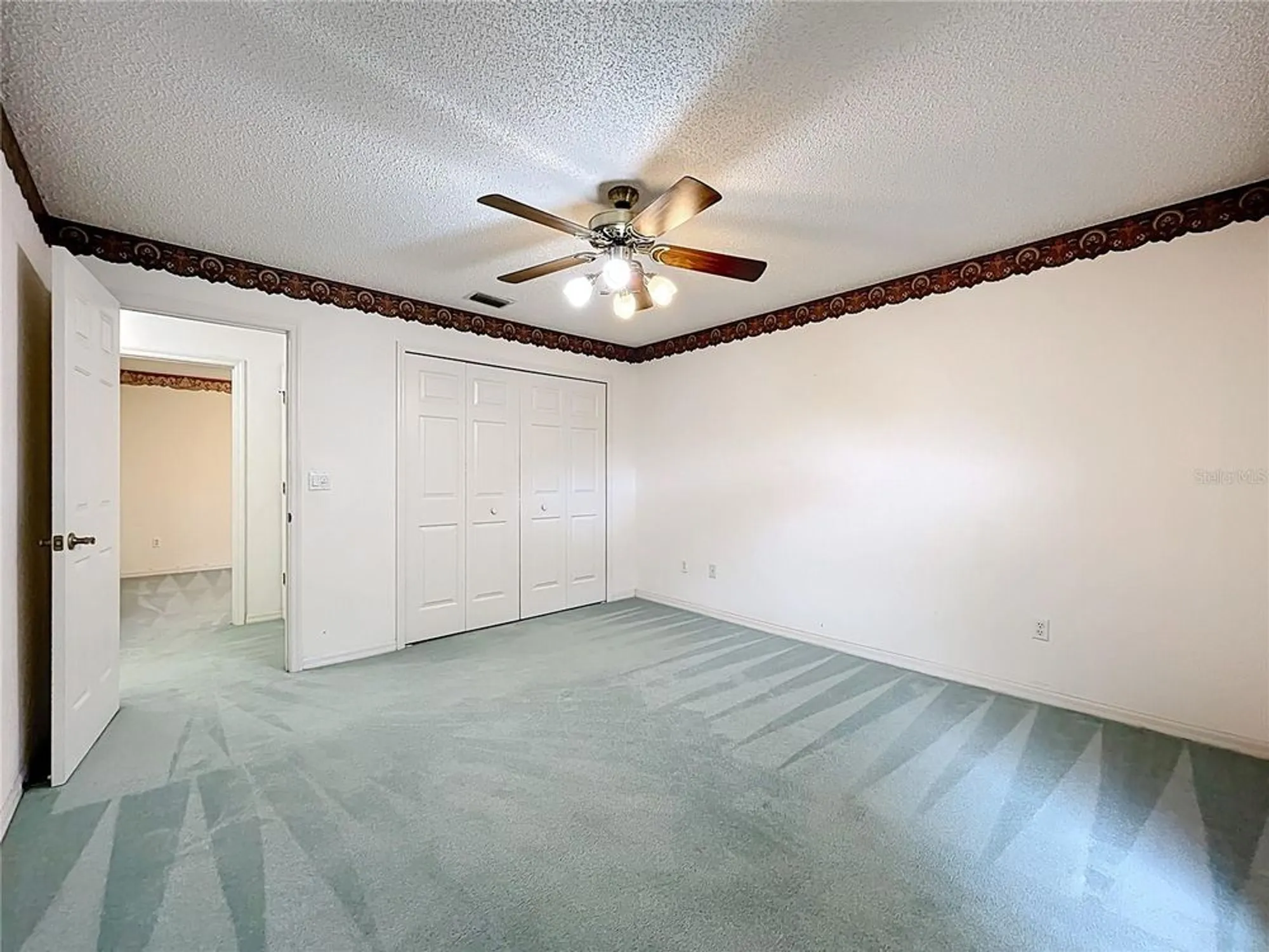 Property Slideshow image 27 of 63 | 5518 queen victoria dr, Leesburg, FL, 34748