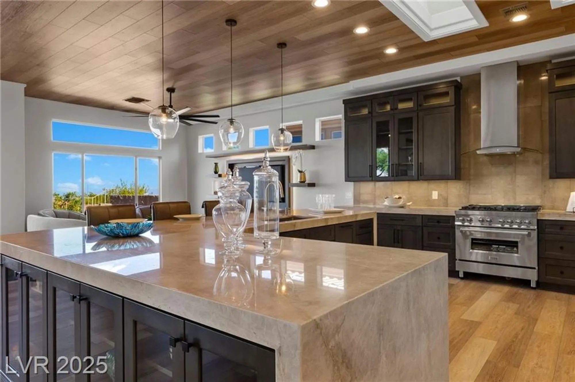 Property Slideshow image 21 of 56 | 2548 faiss dr, Las Vegas, NV, 89134