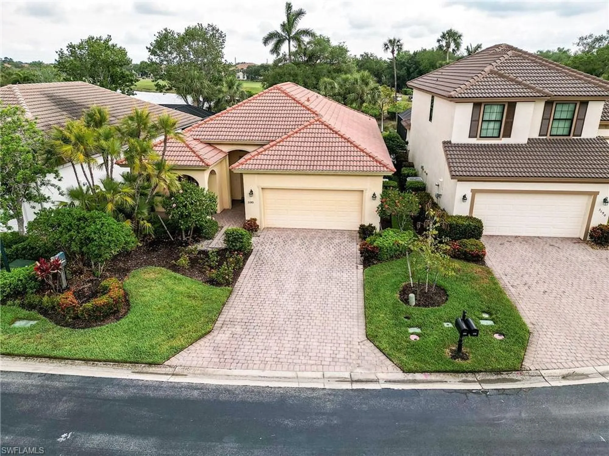 Property Slideshow image 5 of 38 | 3180 bramble cove ct, Fort Myers, FL, 33905