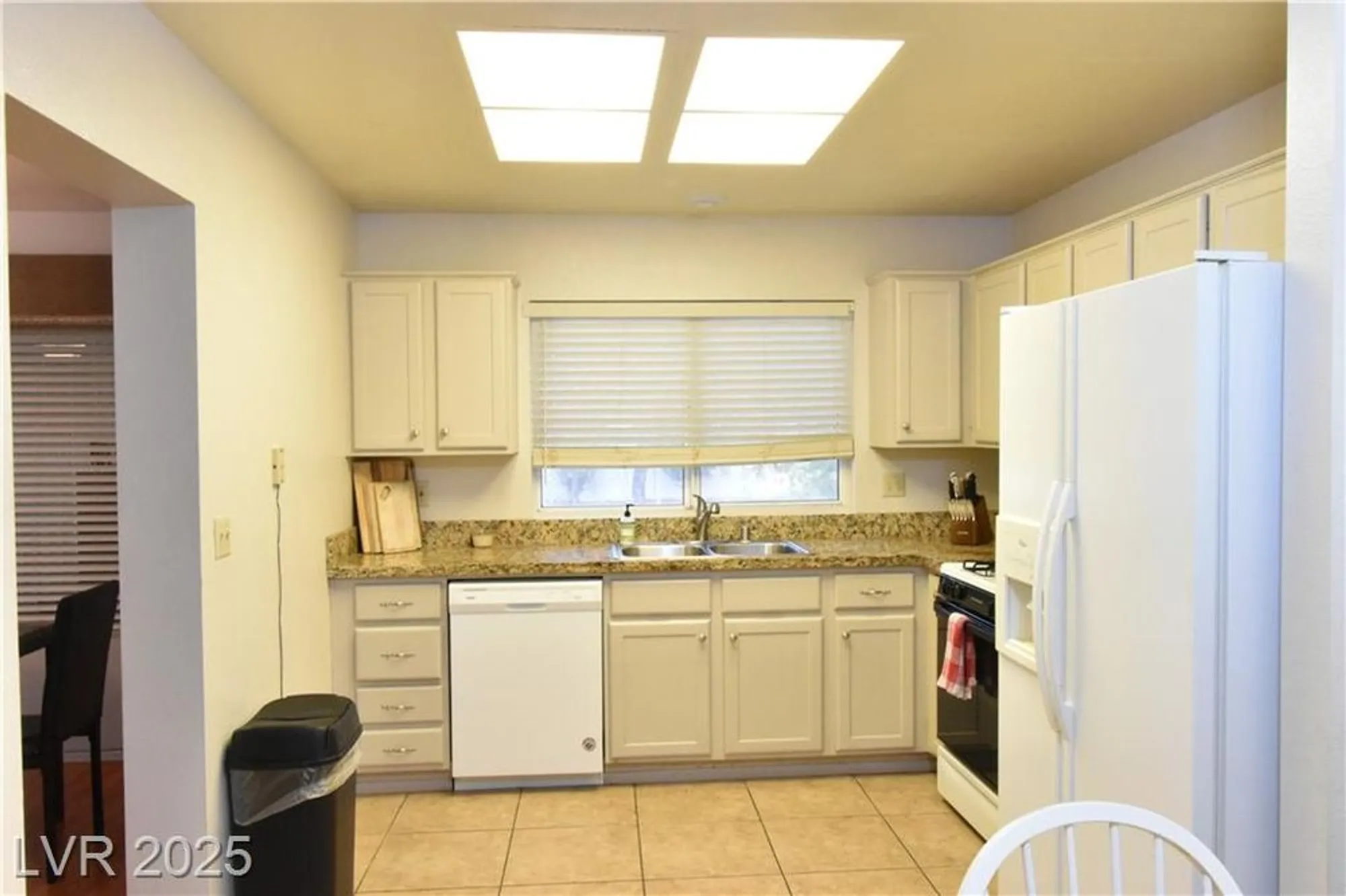 Property Slideshow image 13 of 29 | 2412 springridge dr, Las Vegas, NV, 89134