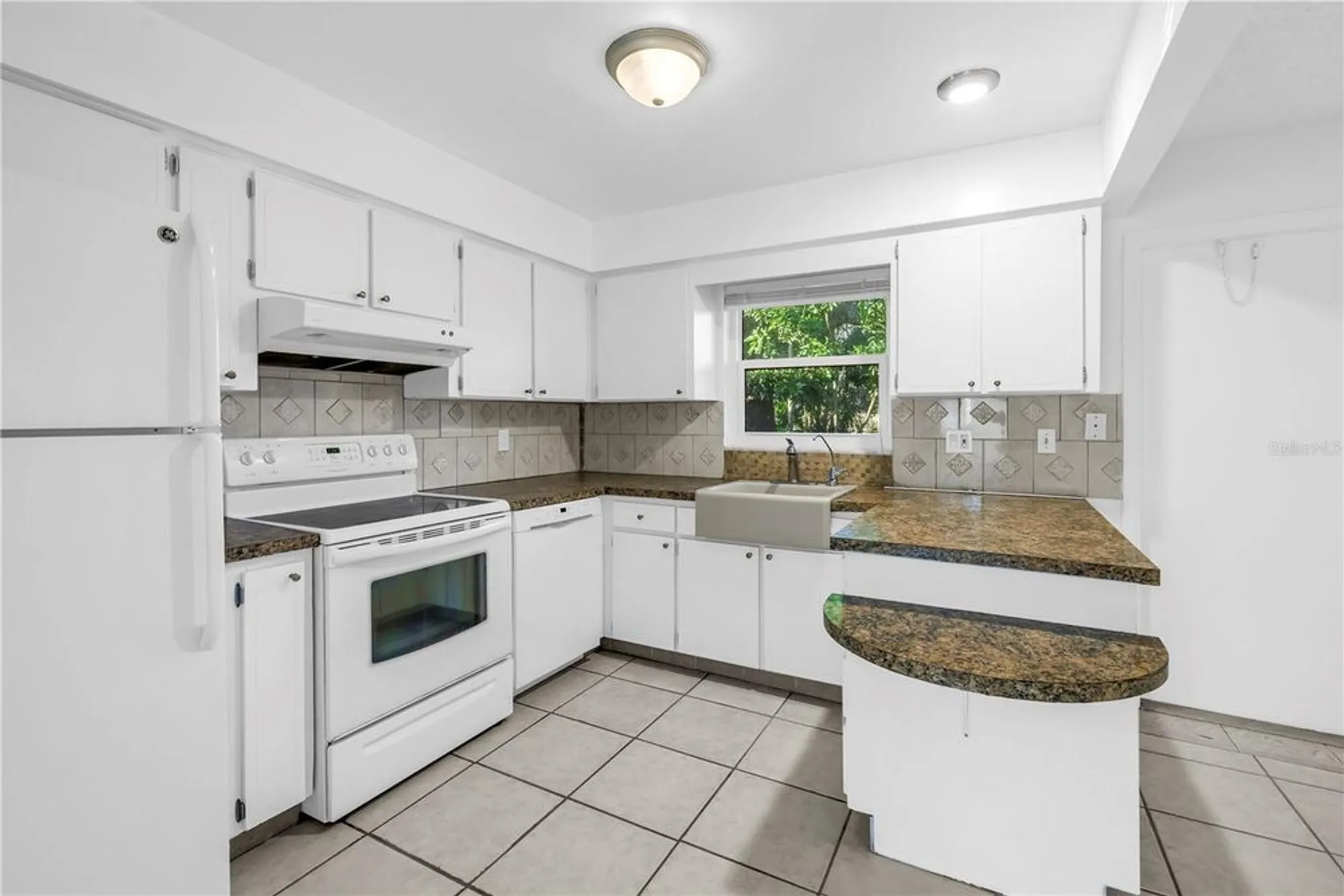 Property Slideshow image 13 of 39 | 7081 lafayette n # 7081, Pinellas Park, FL, 33781
