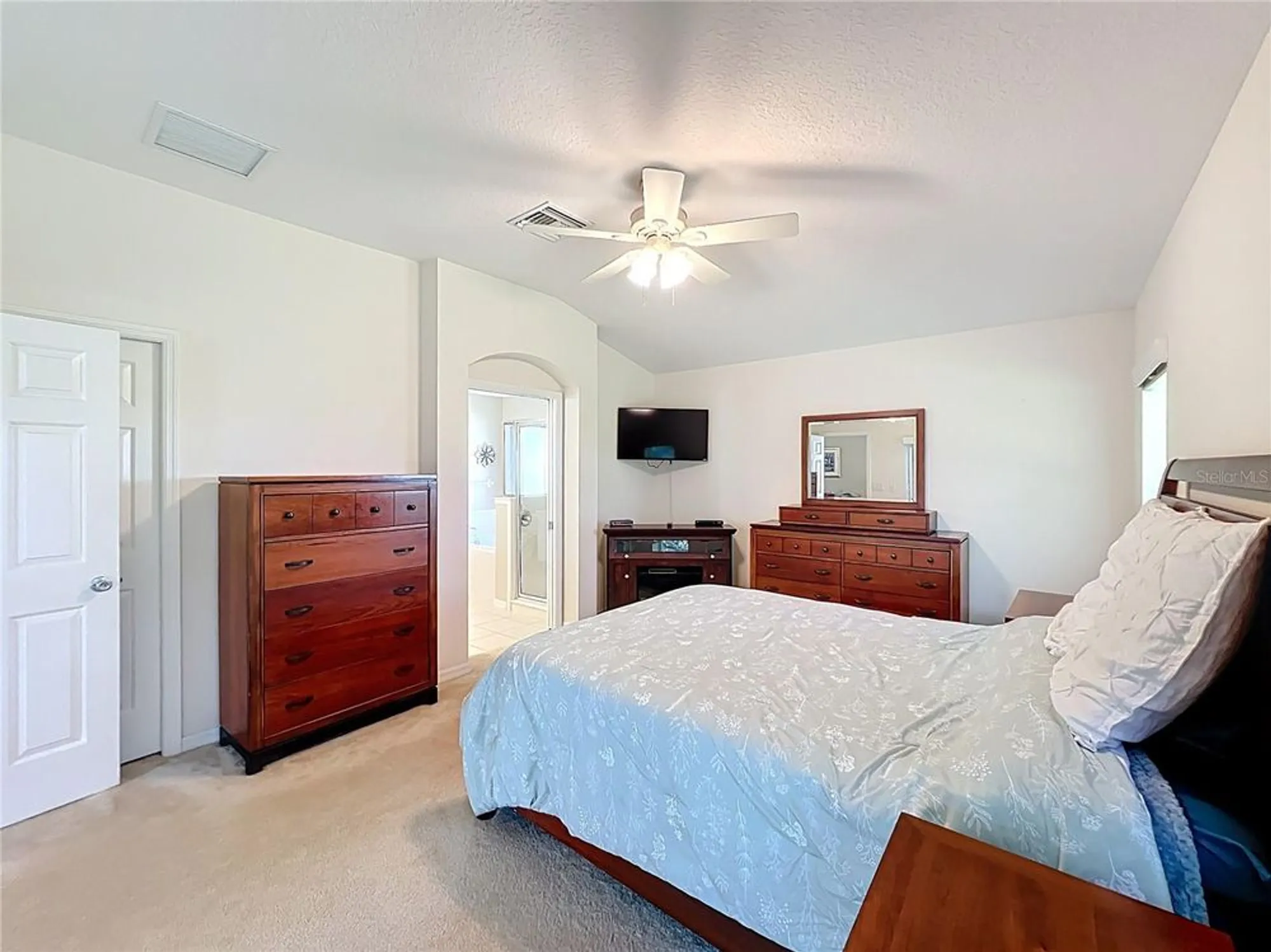 Property Slideshow image 32 of 59 | 5643 bounty cir, Tavares, FL, 32778