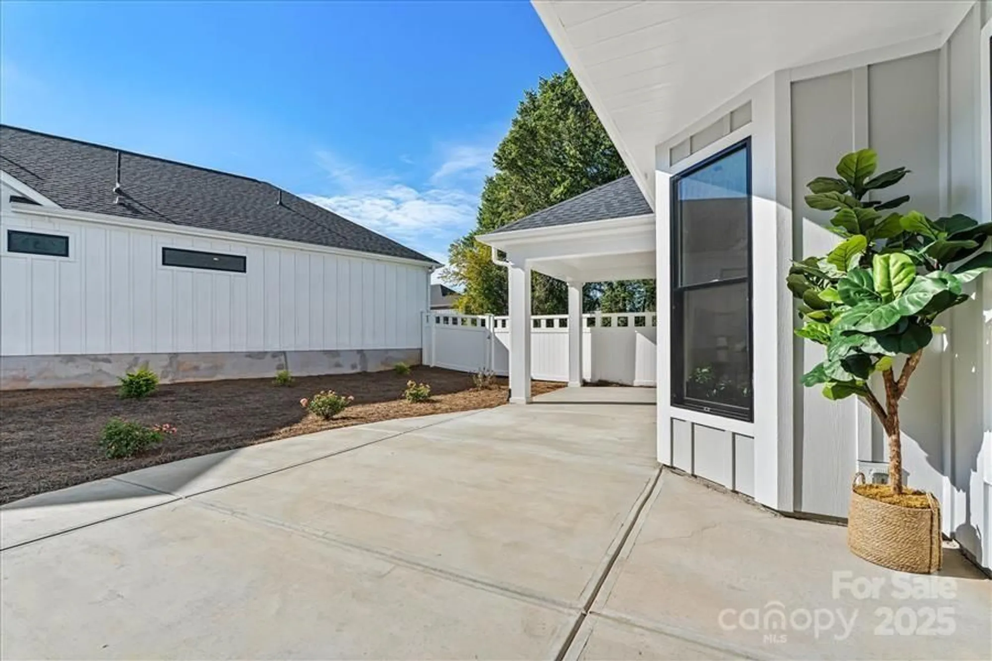 Property Slideshow image 30 of 34 | 114 alenda lux cir # 3, Mooresville, NC, 28115