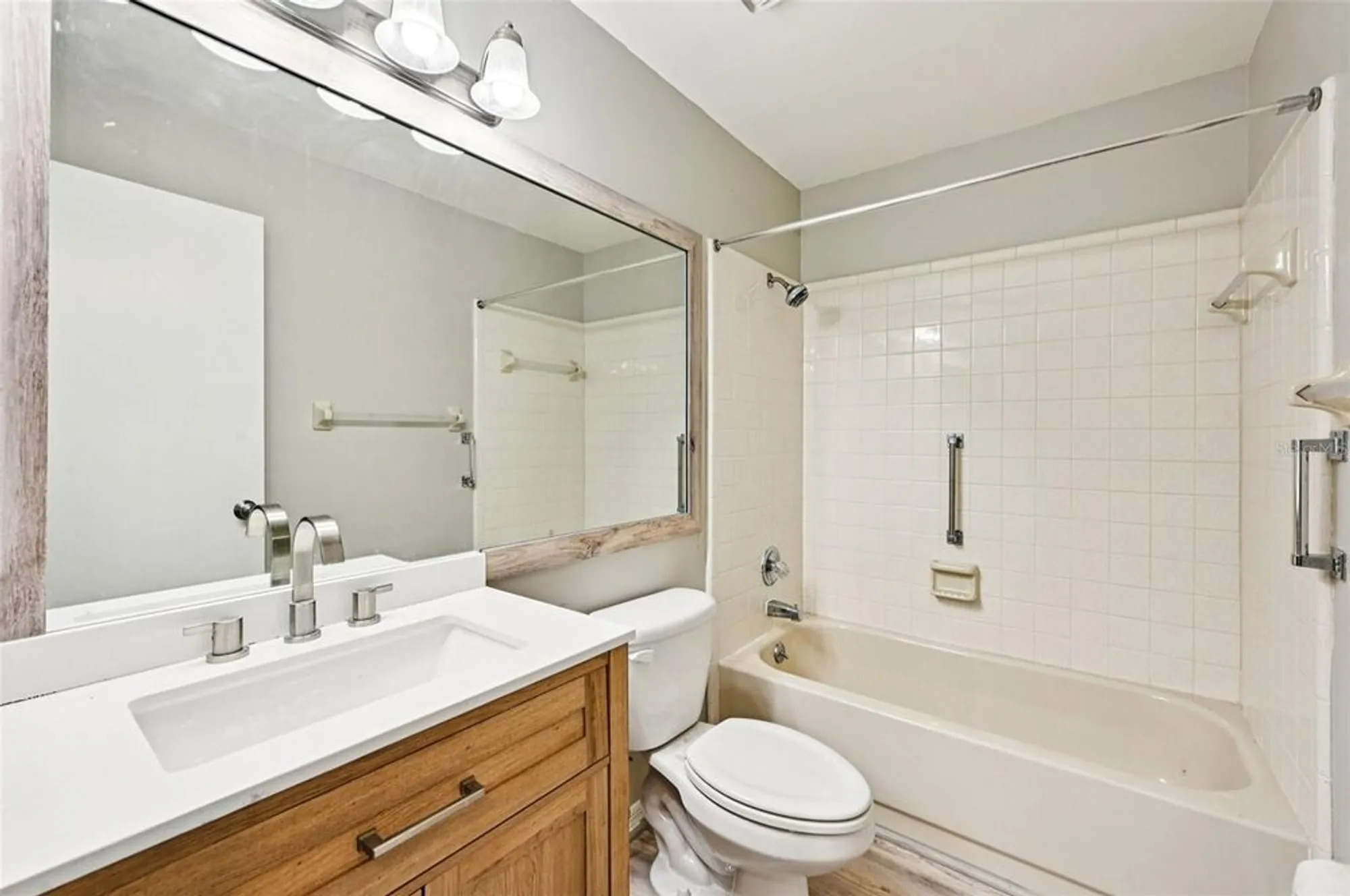 Property Slideshow image 19 of 55 | 2421 lancaster dr, Sun City Center, FL, 33573