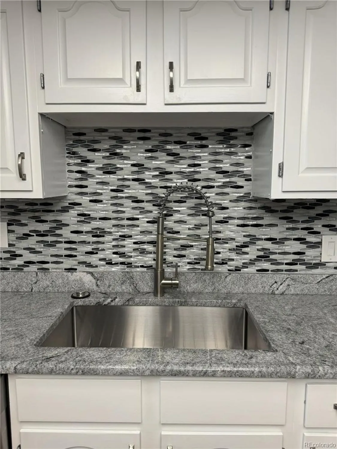 Property Slideshow image 9 of 14 | 13901 e marina dr 105, Aurora, CO, 80014