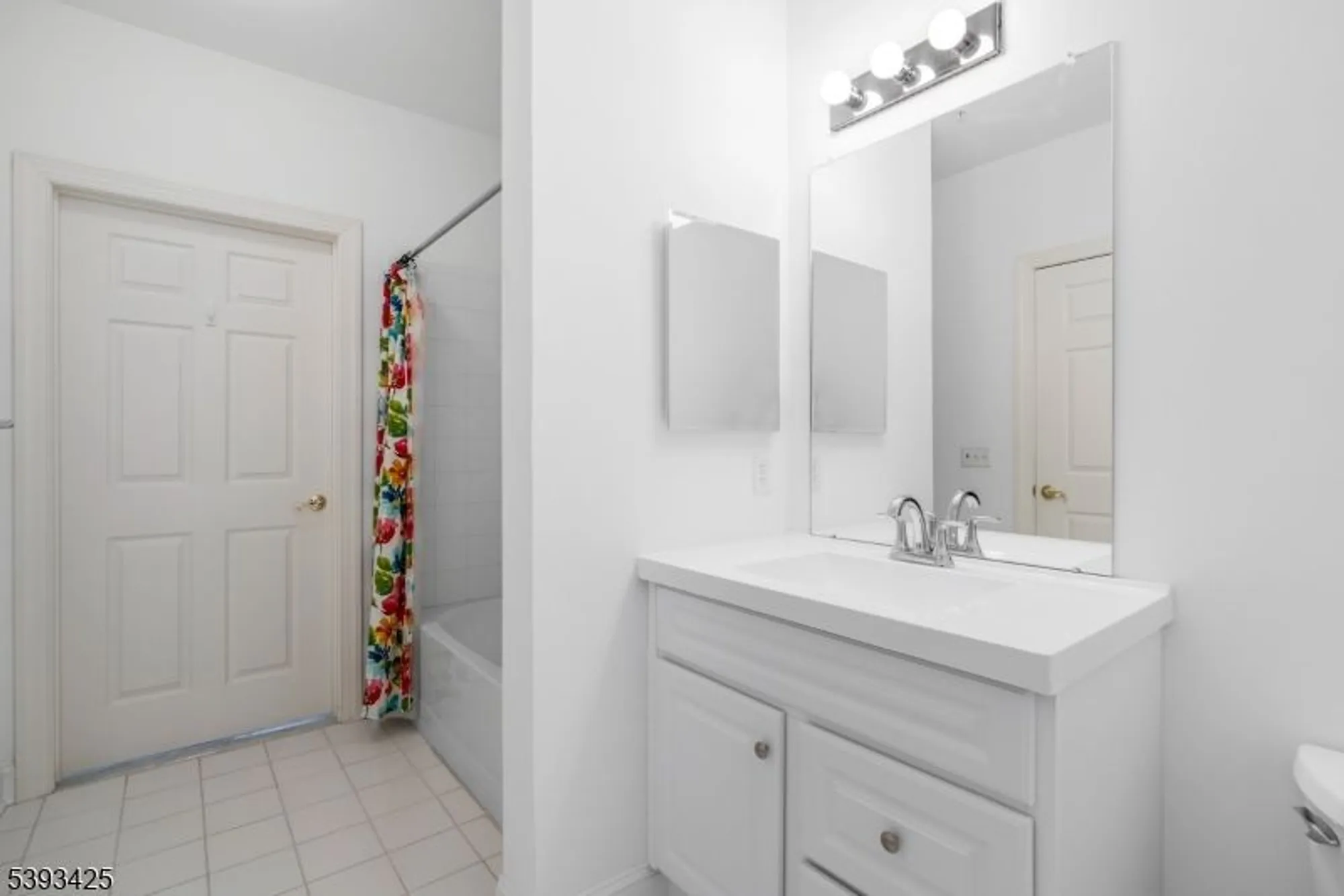 Property Slideshow image 19 of 29 | 266 victoria dr, Bridgewater, NJ, 08807