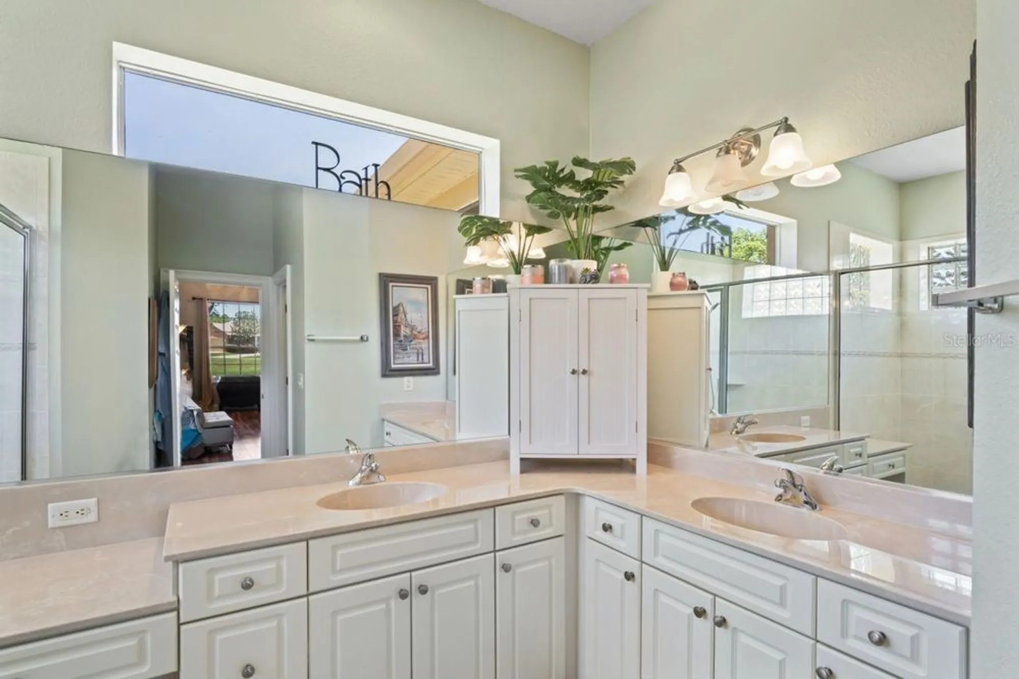 Property Slideshow image 28 of 85 | 9398 burnam dr, Weeki Wachee, FL, 34613