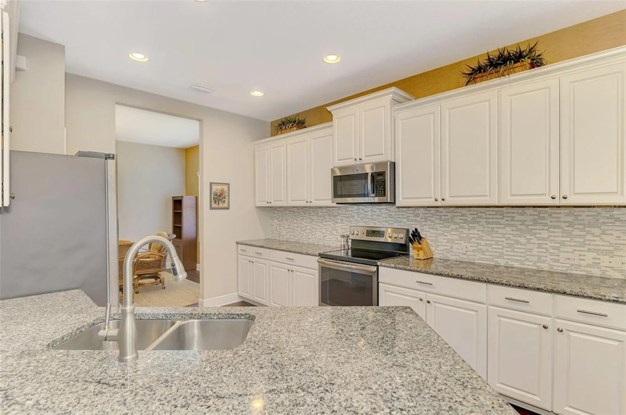 Property Slideshow image 15 of 100 | 12229 stuart dr, Venice, FL, 34293