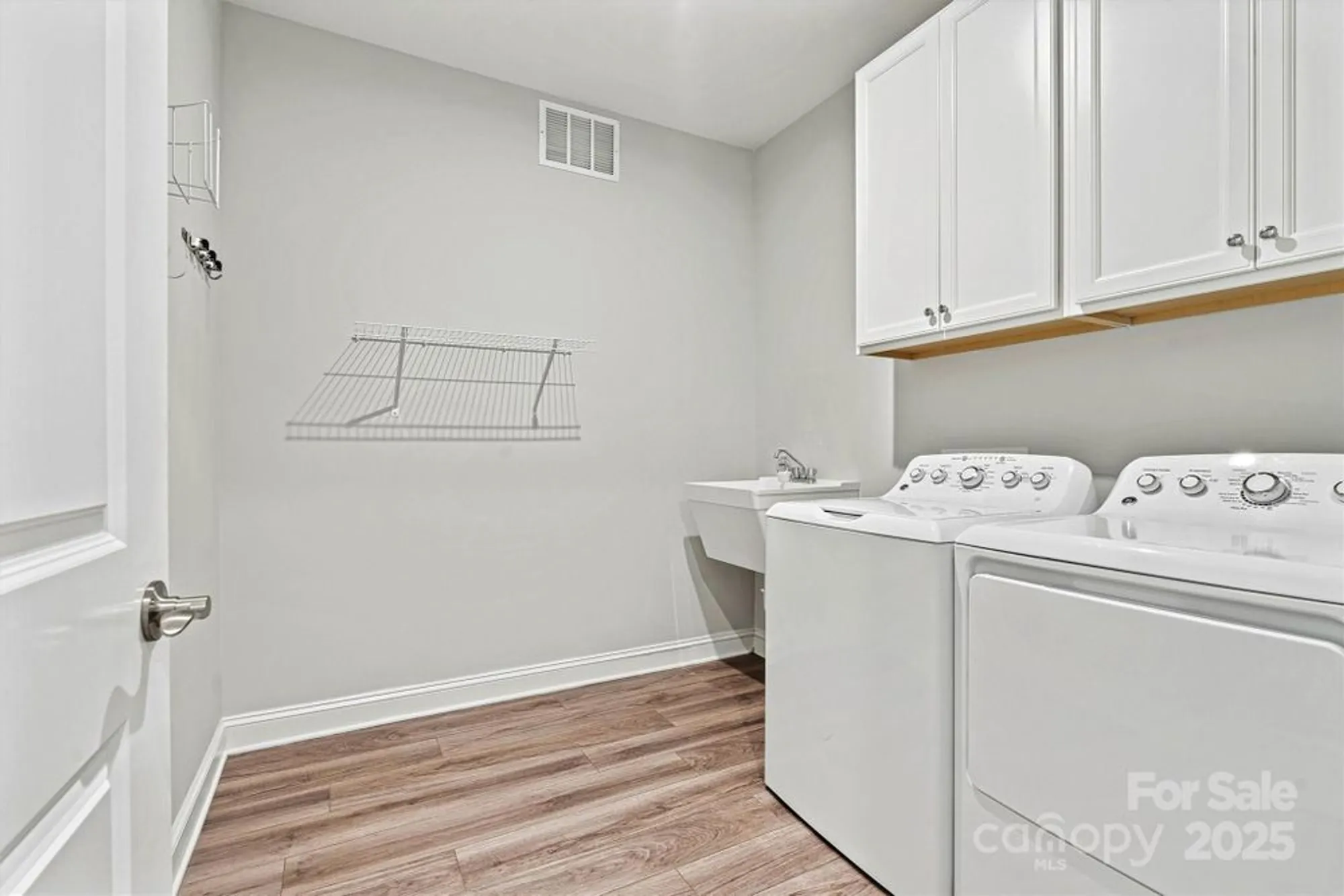 Property Slideshow image 32 of 48 | 12508 old iron ln, Charlotte, NC, 28215