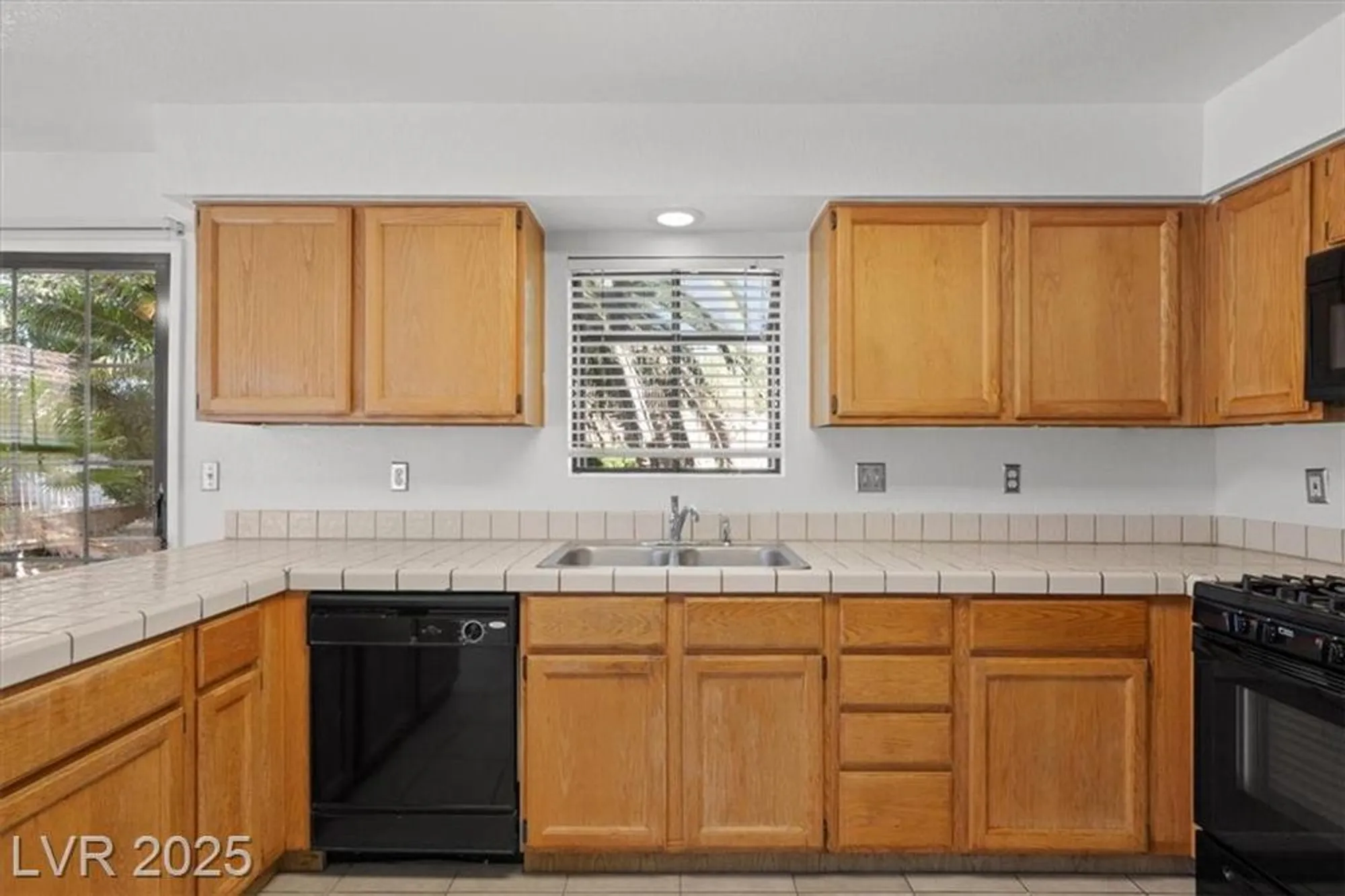 Property Slideshow image 21 of 37 | 4833 fiesta lakes st, Las Vegas, NV, 89130