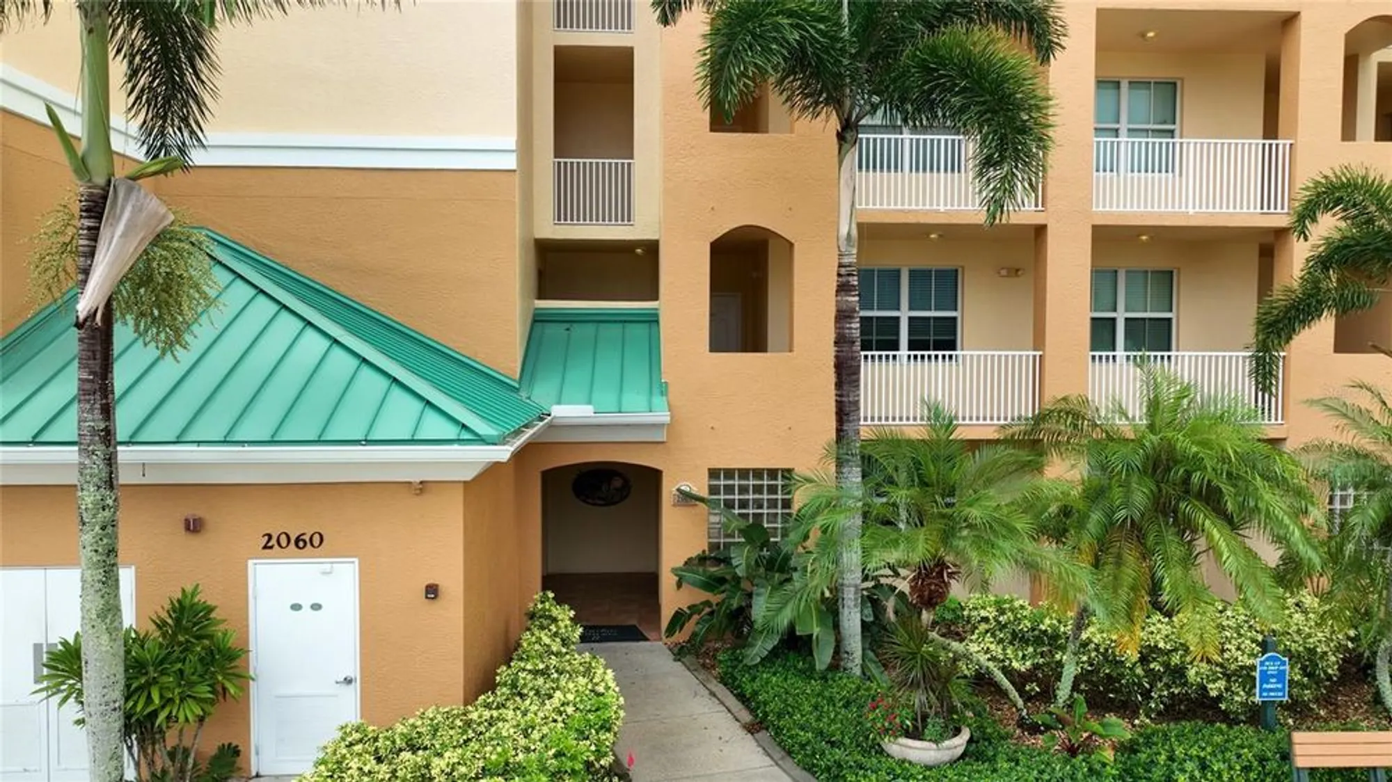 Property Slideshow image 3 of 37 | 2060 matecumbe key rd 2102, Punta Gorda, FL, 33955