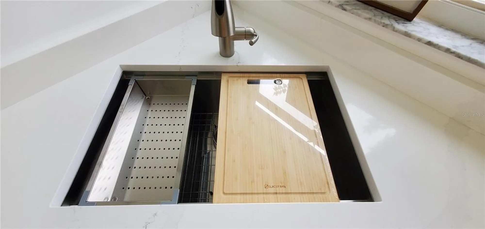 Property Slideshow image 13 of 28 | 5508 83rd ter, Sarasota, FL, 34243