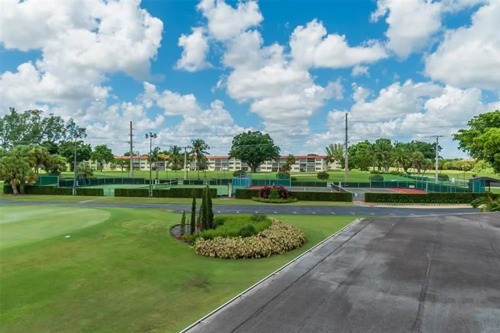 Property Slideshow image 39 of 55 | 9520 s hollybrook lake dr 103, Pembroke Pines, FL, 33025