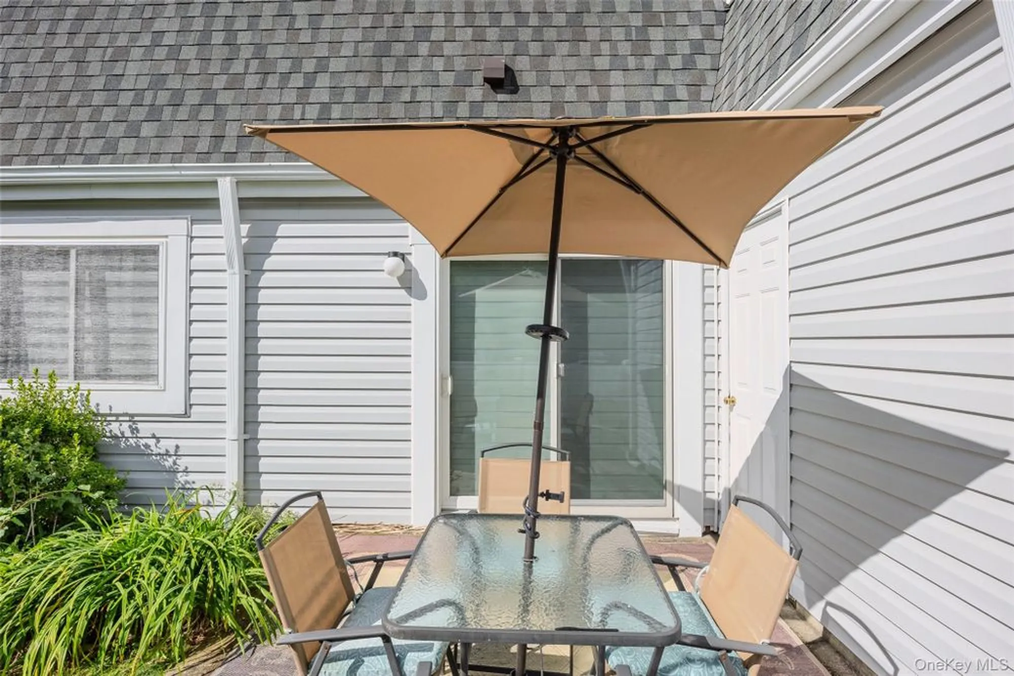 Property Slideshow image 21 of 35 | 204 bentley ct 204, Smithtown, NY, 11780