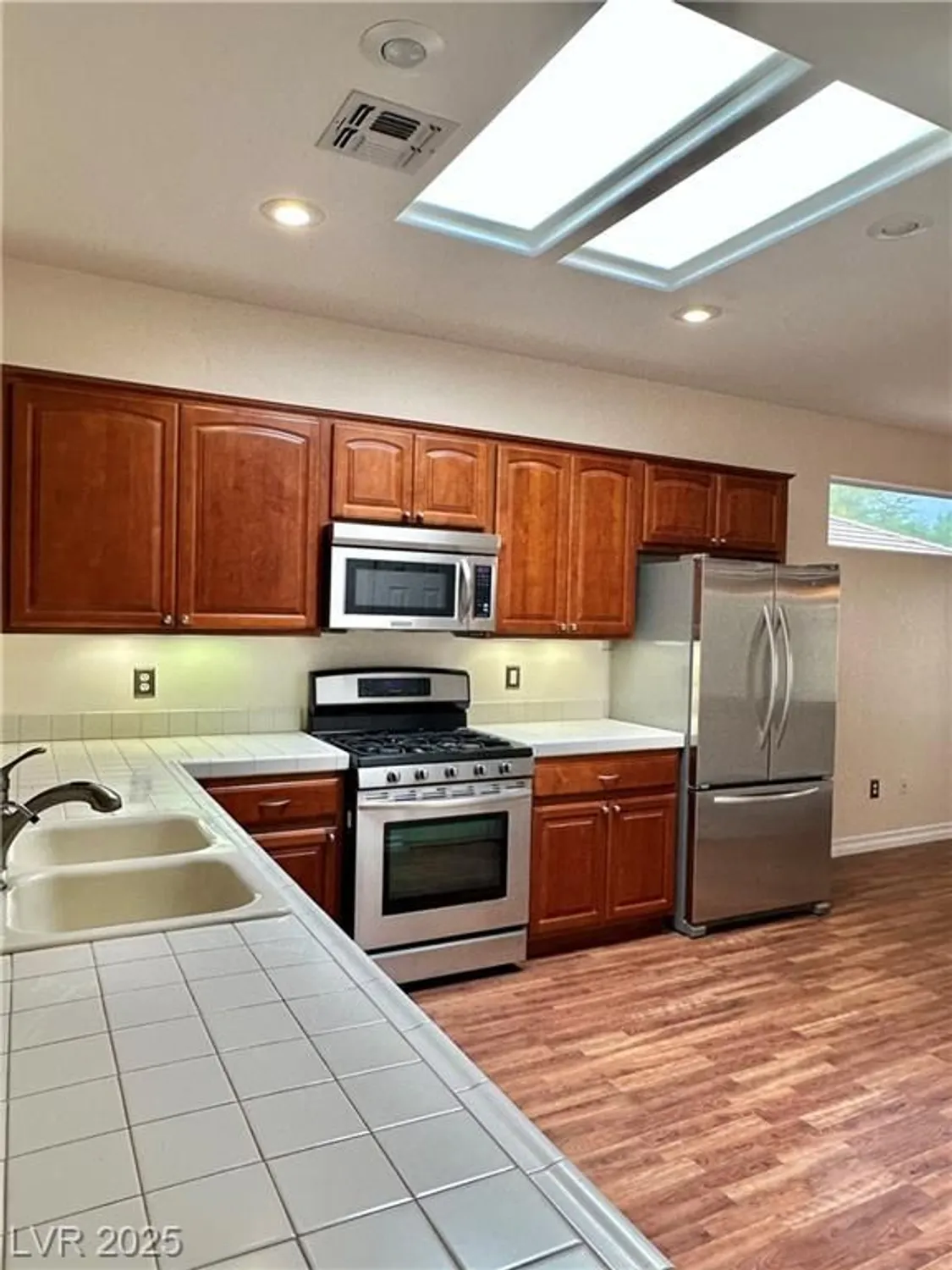 Property Slideshow image 17 of 40 | 2138 grand traverse st, Henderson, NV, 89052