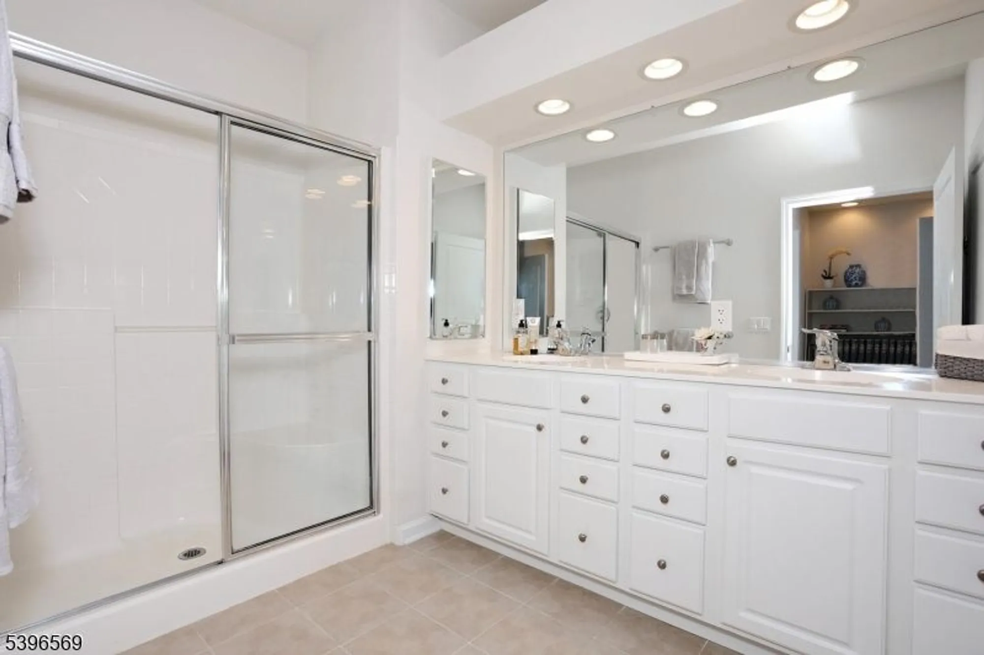 Property Slideshow image 22 of 45 | 10203 warrens way # 203, Wanaque, NJ, 07465