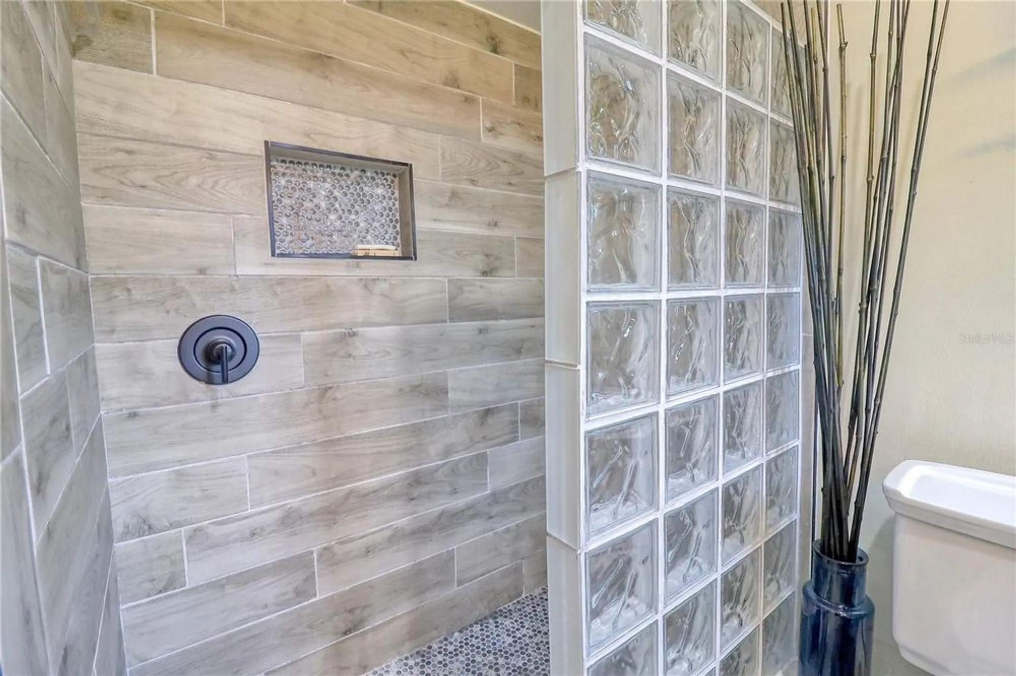 Property Slideshow image 38 of 77 | 7149 fairway bend cir, Sarasota, FL, 34243