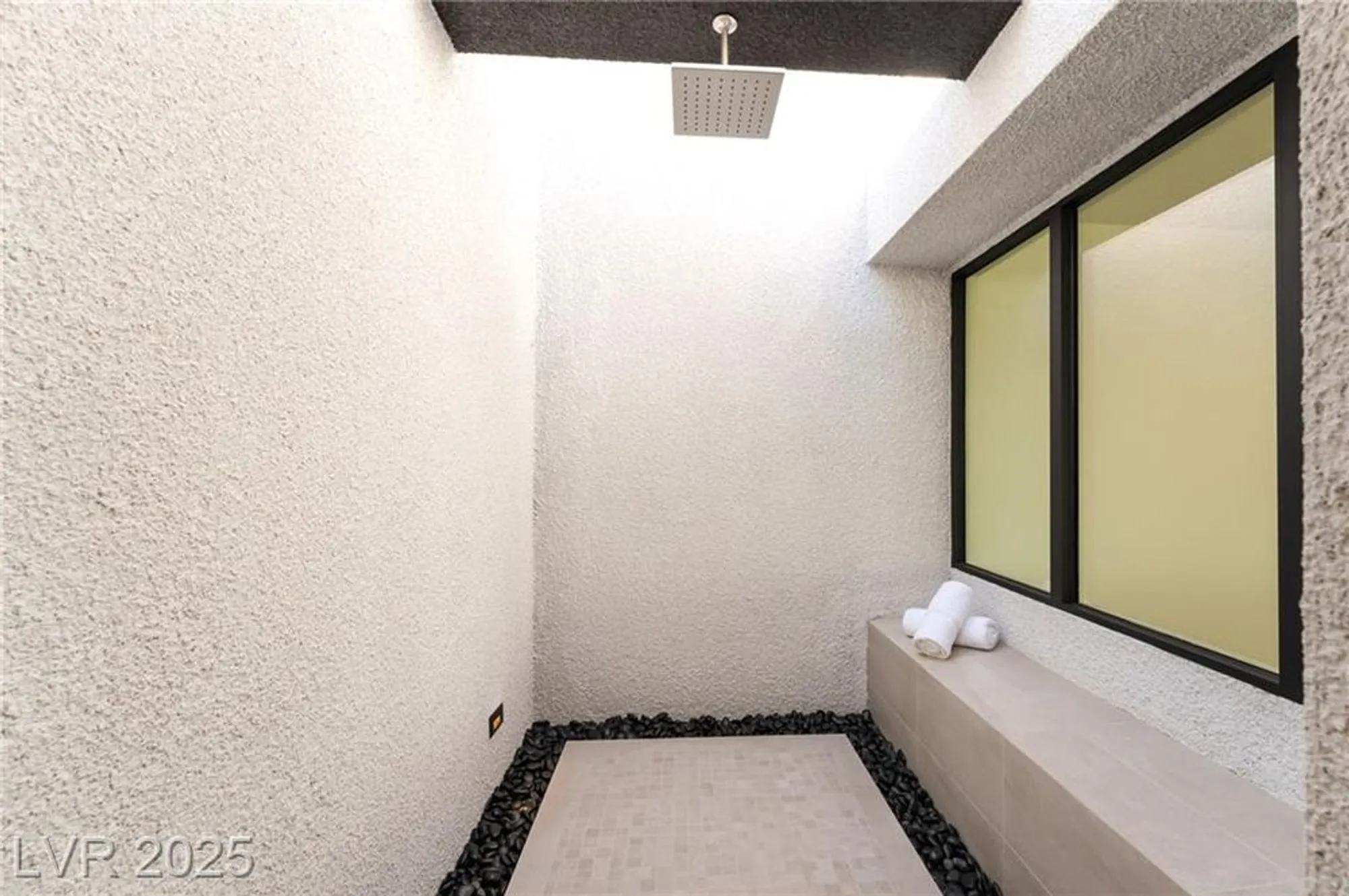 Property Slideshow image 19 of 67 | 33 falling ridge ln, Henderson, NV, 89011