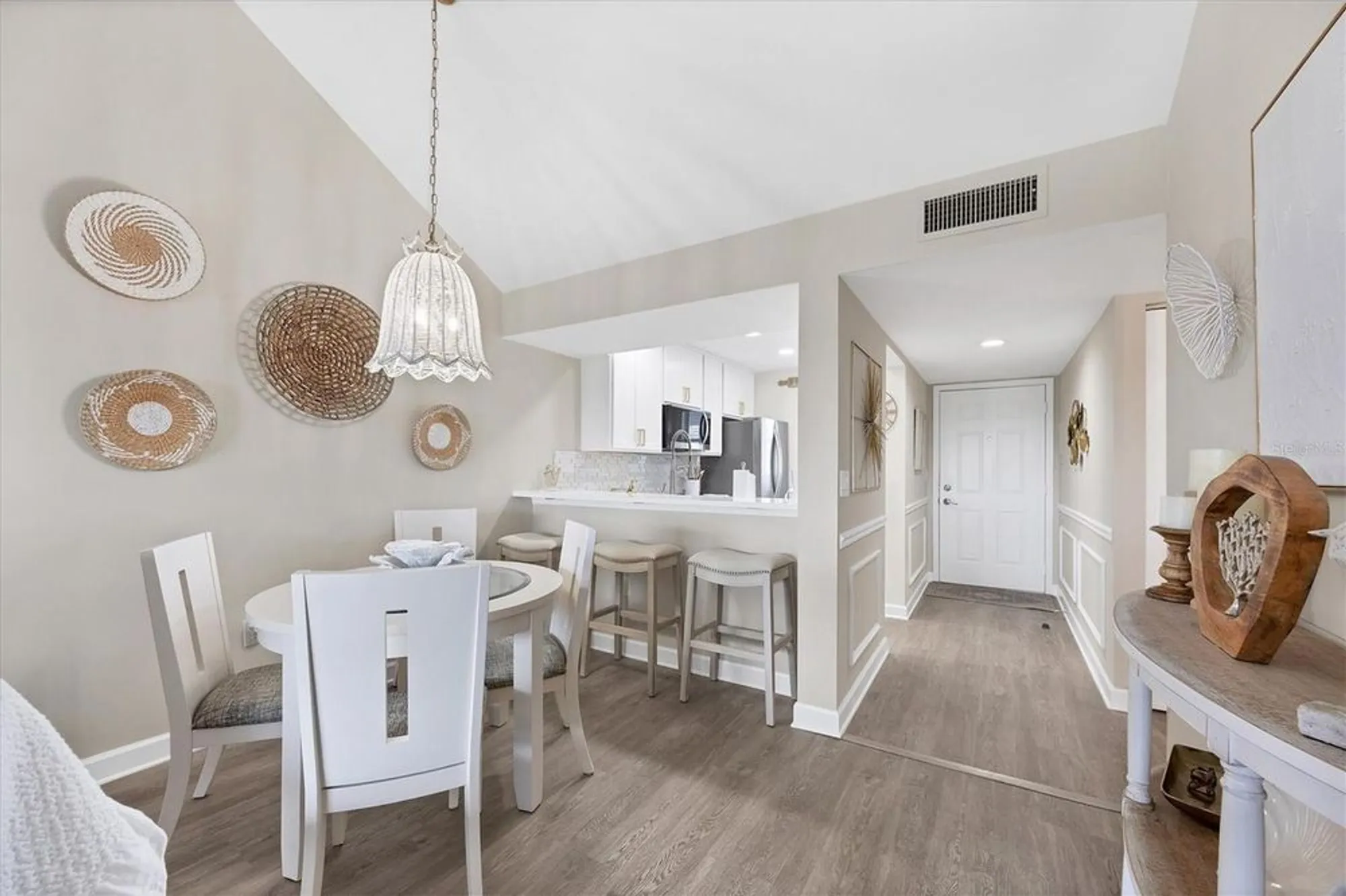 Property Slideshow image 21 of 61 | 408 cerromar cir 331, Venice, FL, 34293