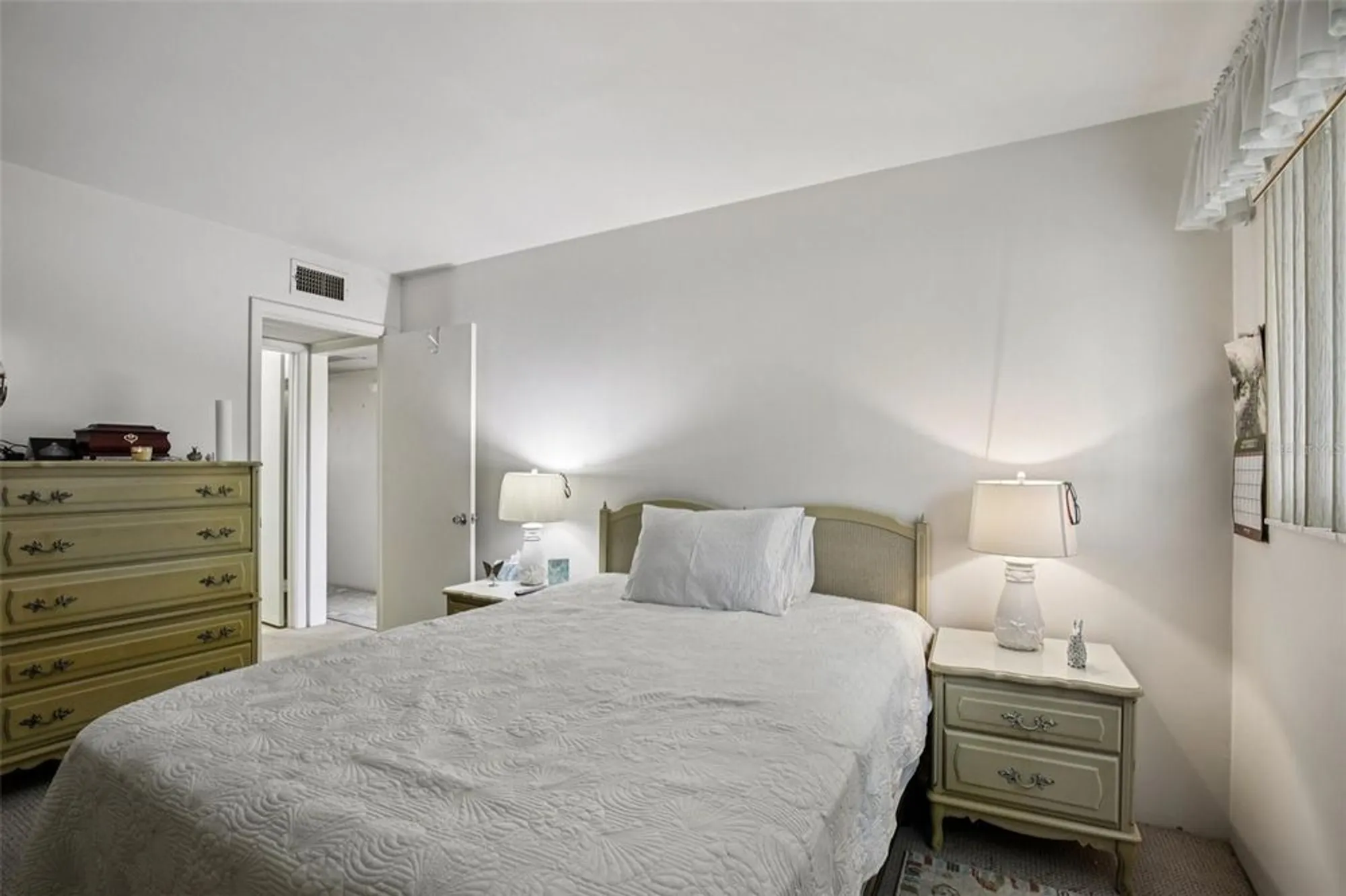 Property Slideshow image 12 of 51 | 201 kings blvd 13, Sun City Center, FL, 33573