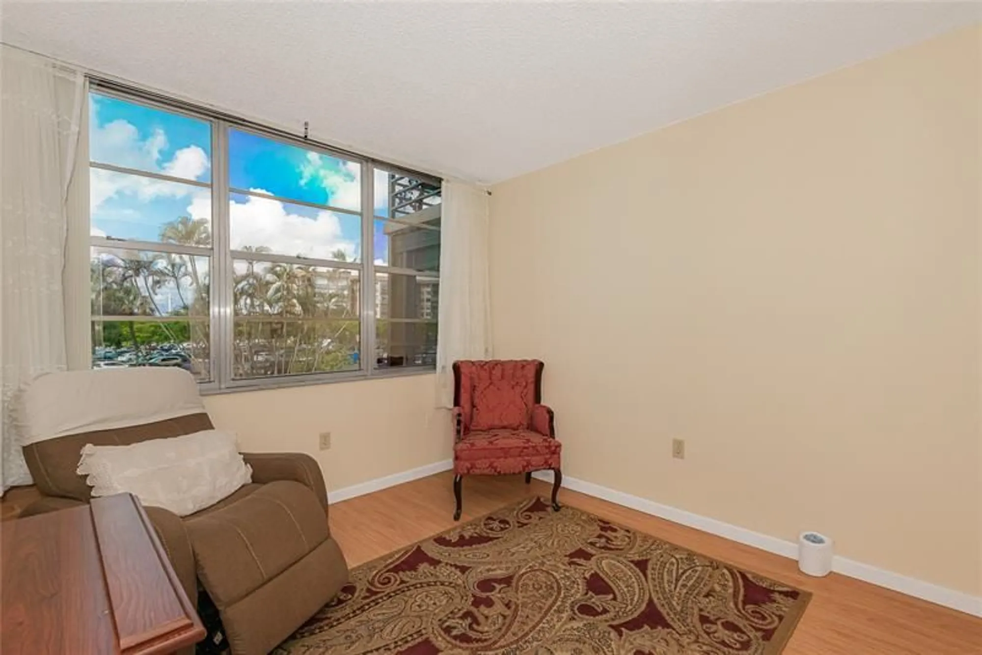 Property Slideshow image 14 of 29 | 1100 saint charles pl 207, Pembroke Pines, FL, 33026