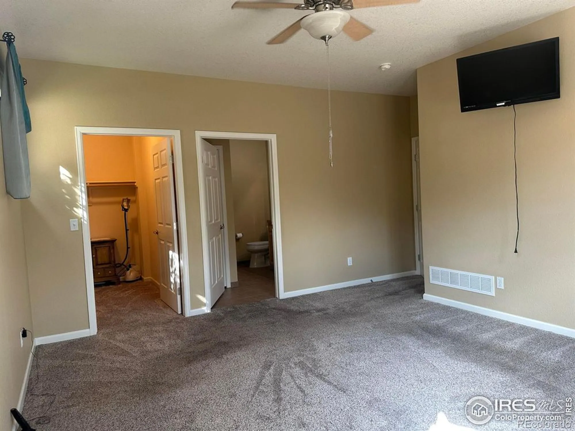 Property Slideshow image 14 of 40 | 1238 finch st, Loveland, CO, 80537