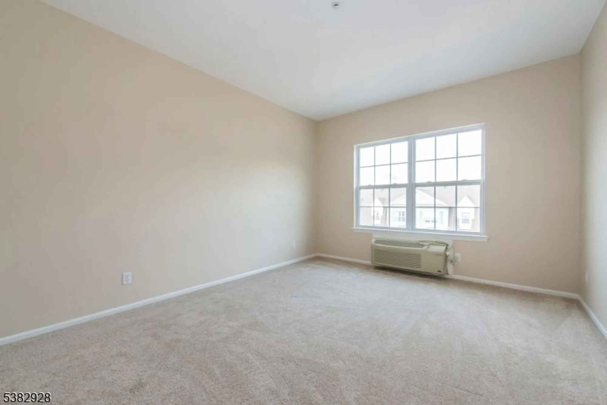 Property Slideshow image 18 of 31 | 9302 richmond rd # 302, West Milford, NJ, 07480