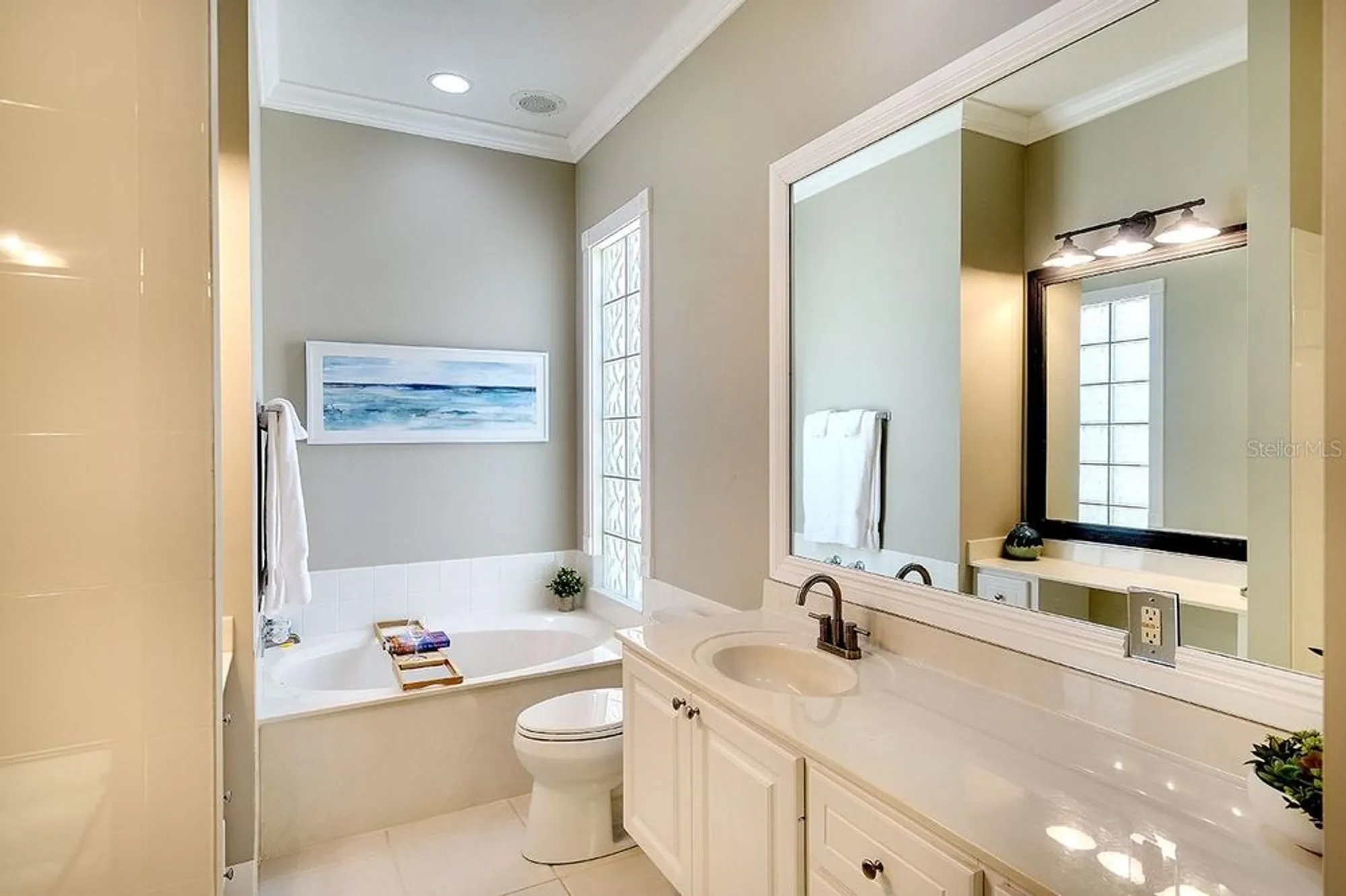 Property Slideshow image 29 of 50 | 5877 ferrara dr, Sarasota, FL, 34238