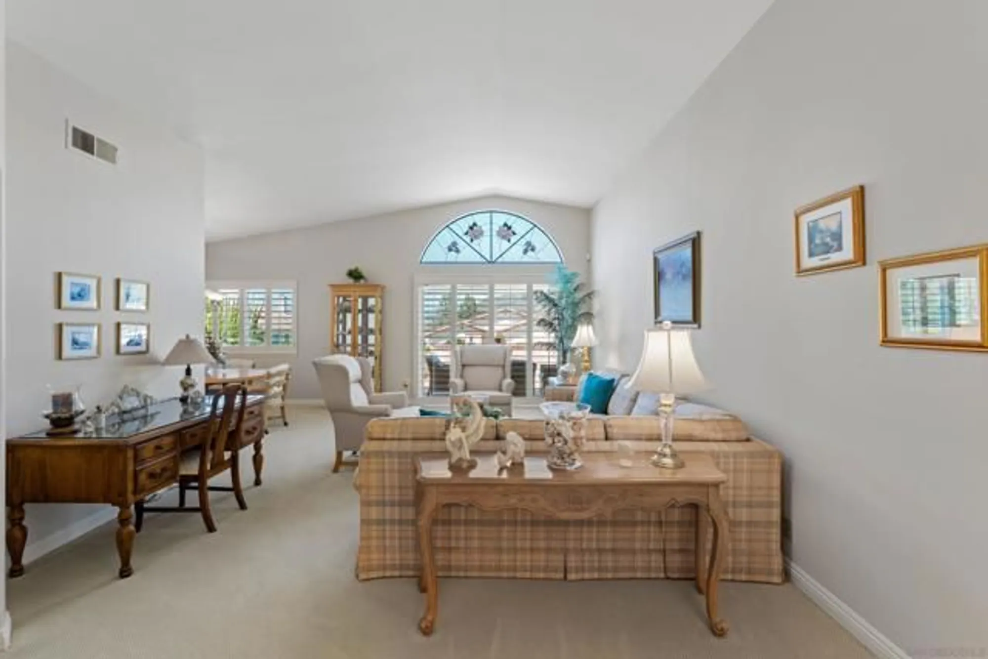 Property Slideshow image 4 of 37 | 18018 calle estepona, San Diego, CA, 92128