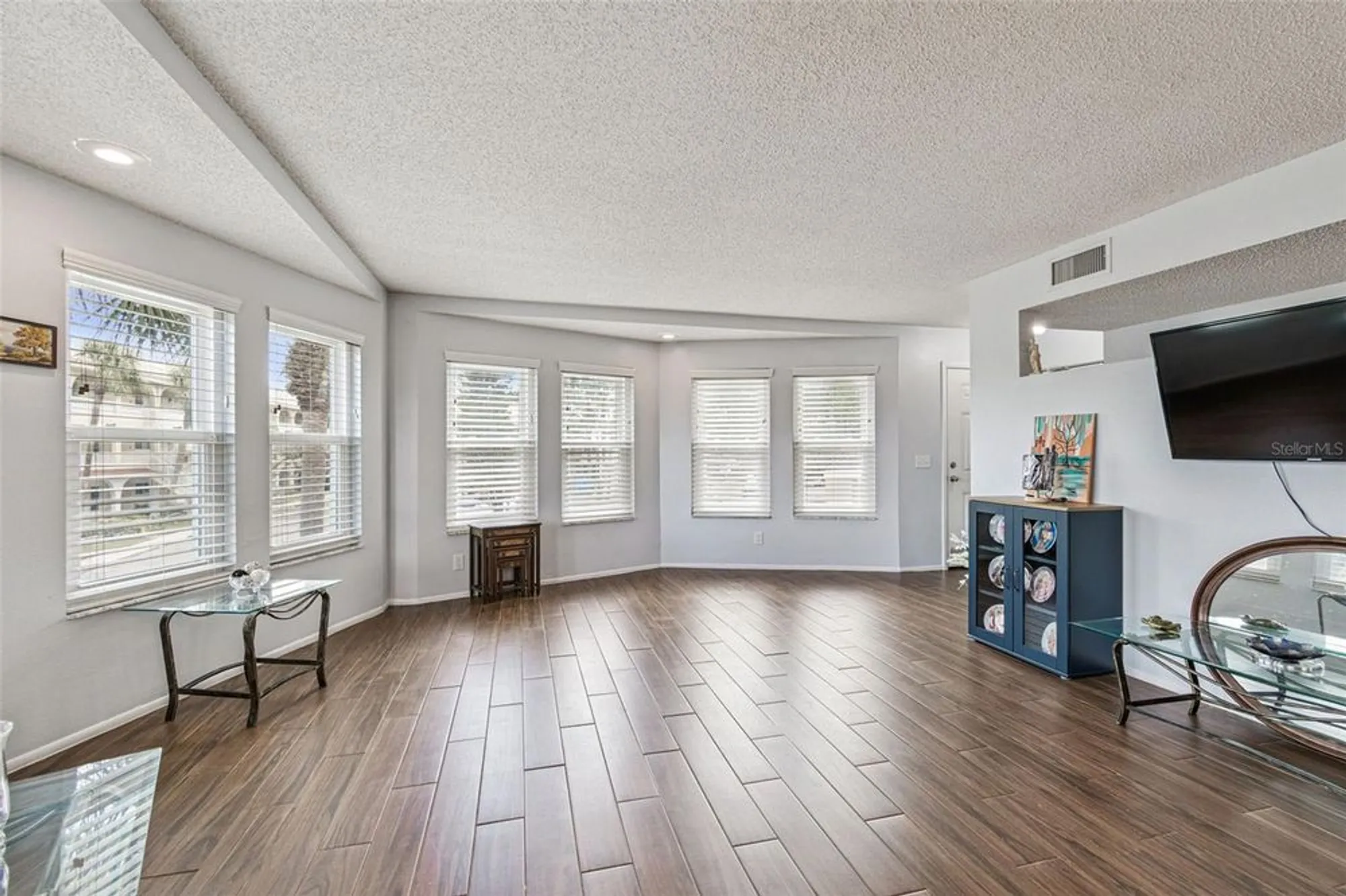 Property Slideshow image 13 of 100 | 2221 norwegian dr 41, Clearwater, FL, 33763