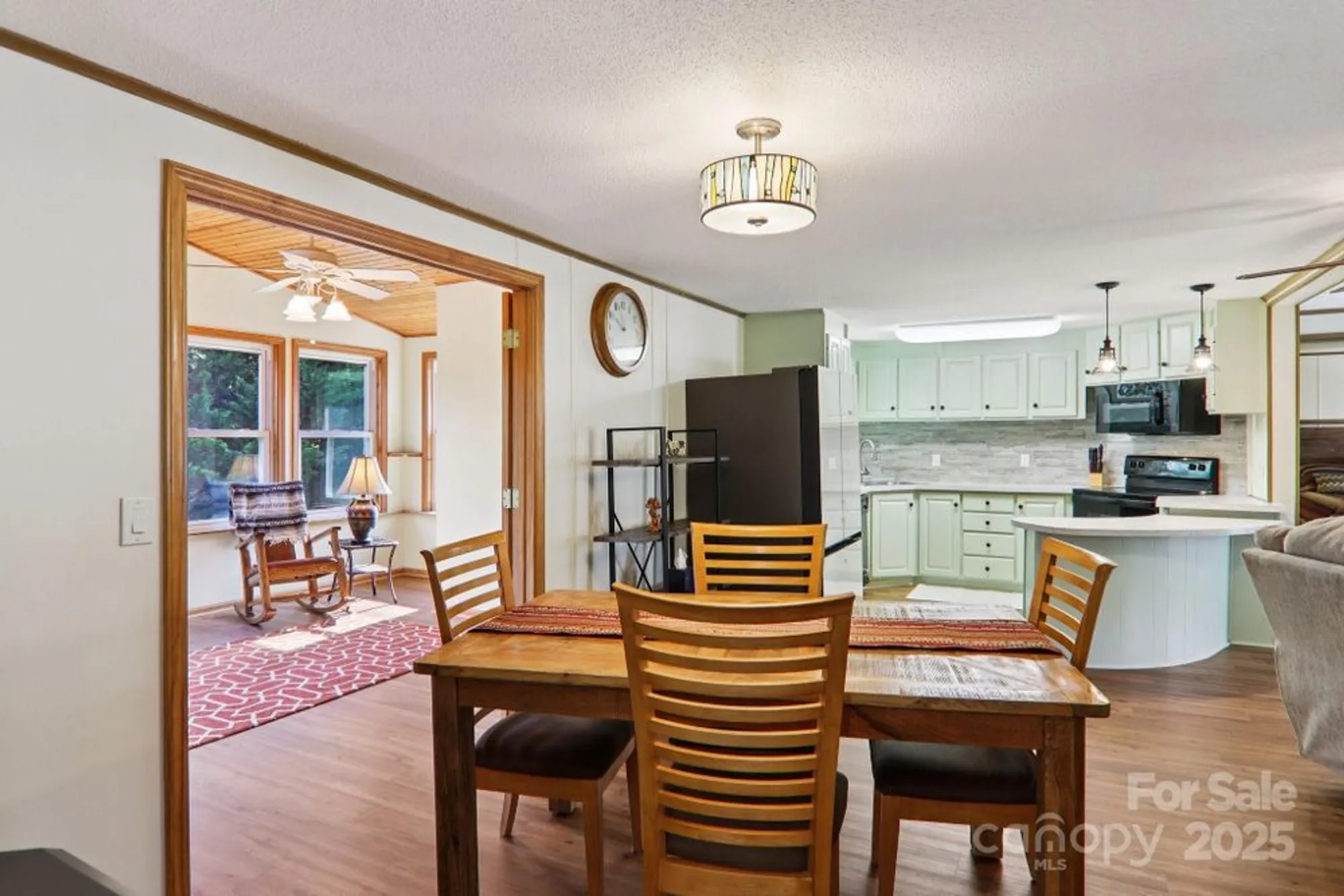 Property Slideshow image 16 of 47 | 226 cranbrook cir, Hendersonville, NC, 28792