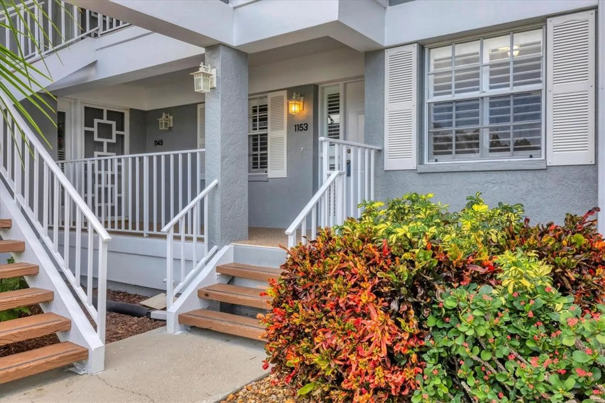 Property Slideshow image 1 of 28 | 1153 edgewater cir, Bradenton, FL, 34209