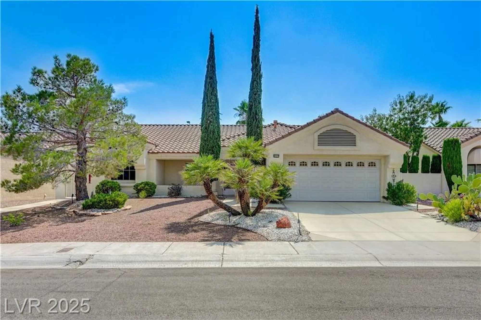 Property Slideshow image 1 of 24 | 8737 smokey dr, Las Vegas, NV, 89134