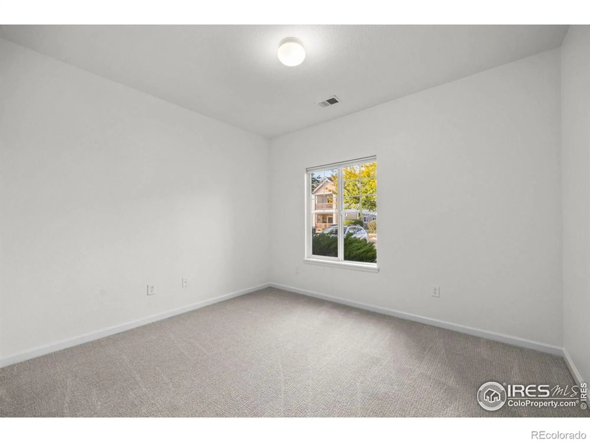 Property Slideshow image 22 of 24 | 4725 hahns peak dr 101, Loveland, CO, 80538