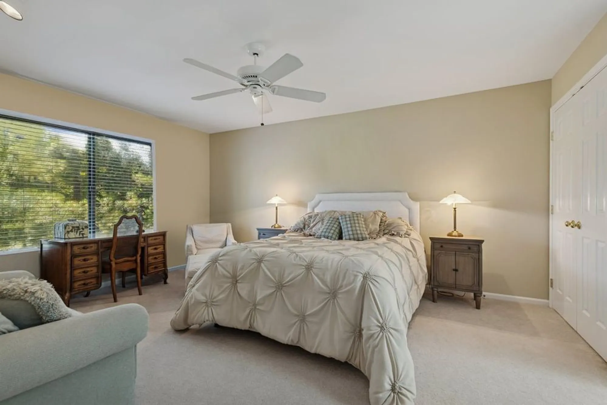 Property Slideshow image 27 of 55 | 868 longmeadow ct, Lake Barrington, IL, 60010