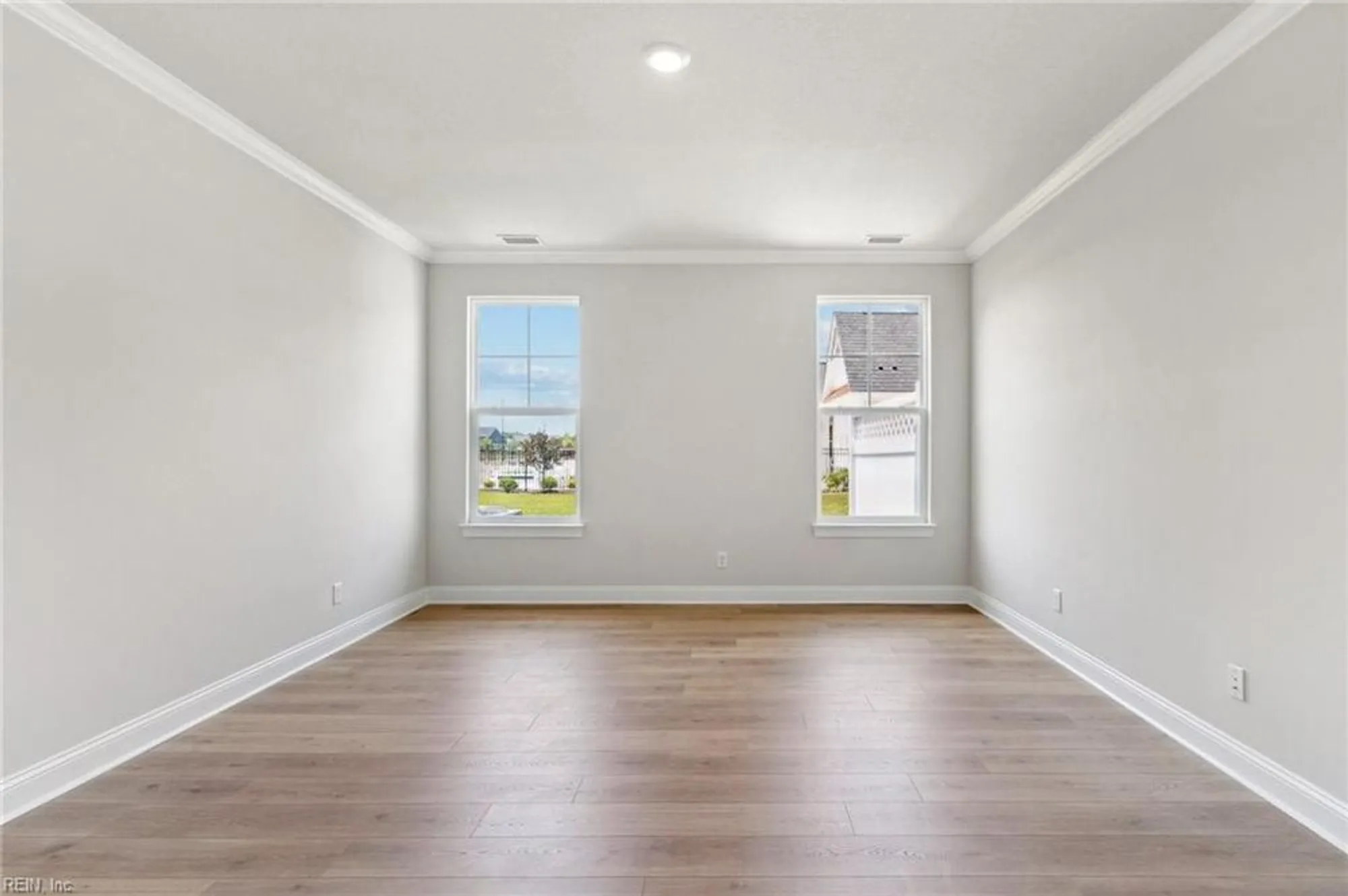 Property Slideshow image 16 of 27 | 2028 munro ln, Chesapeake, VA, 23322