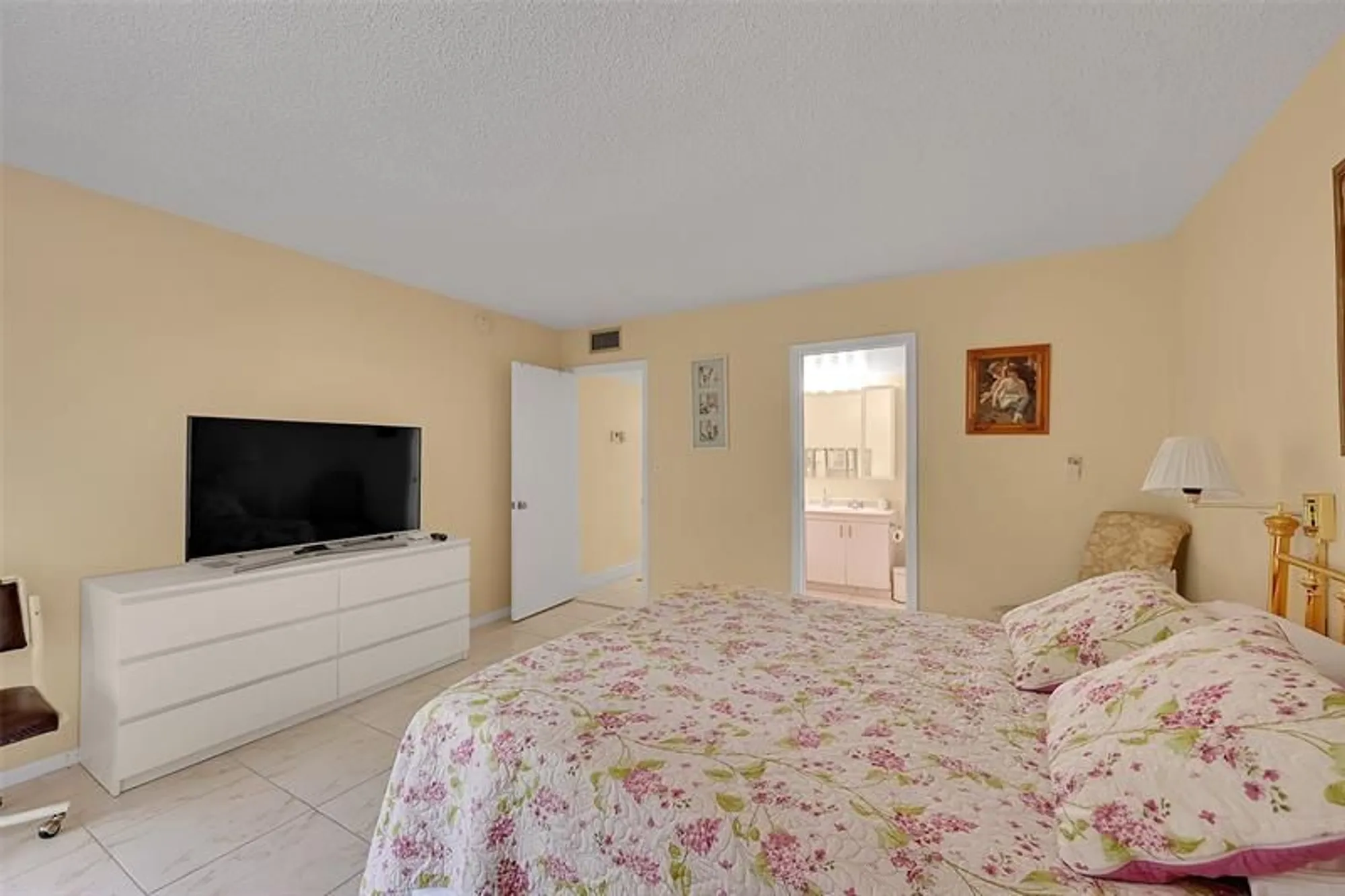 Property Slideshow image 22 of 44 | 2403 antigua cir c4, Coconut Creek, FL, 33066
