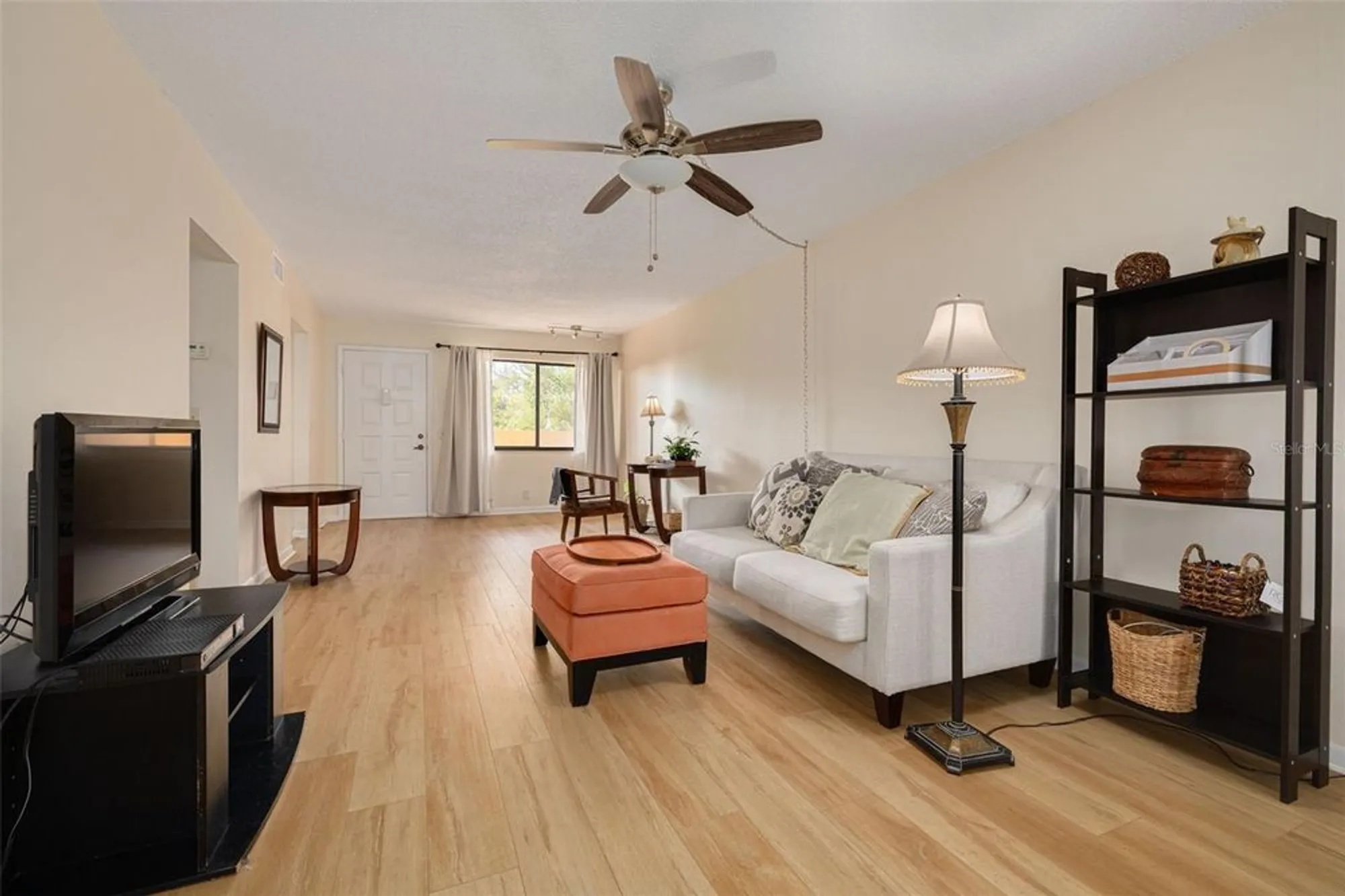 Property Slideshow image 5 of 29 | 3062 eastland blvd 406, Clearwater, FL, 33761